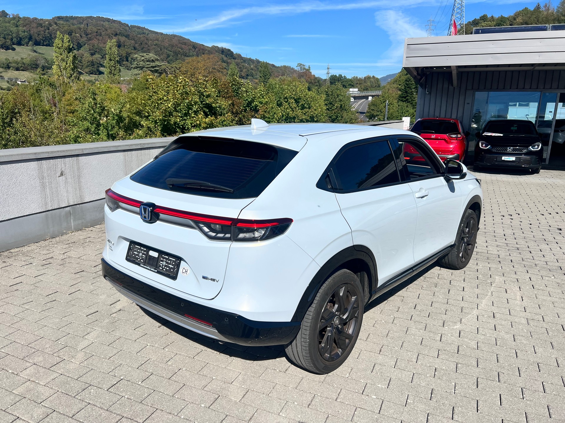HONDA HR-V 1.5i-MMD Advance CVT-image-2