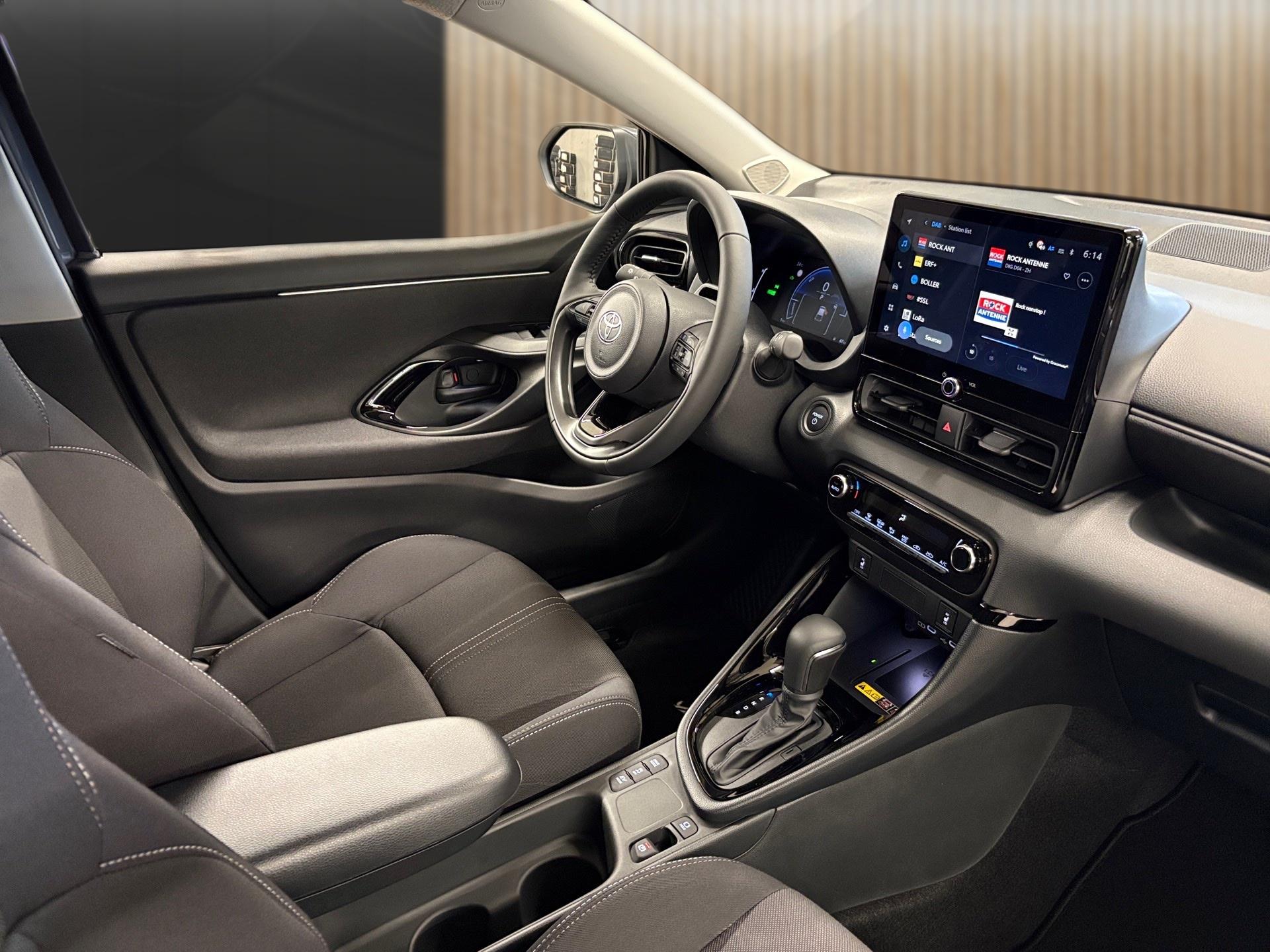TOYOTA Yaris 1.5 Trend e-CVT-image-15