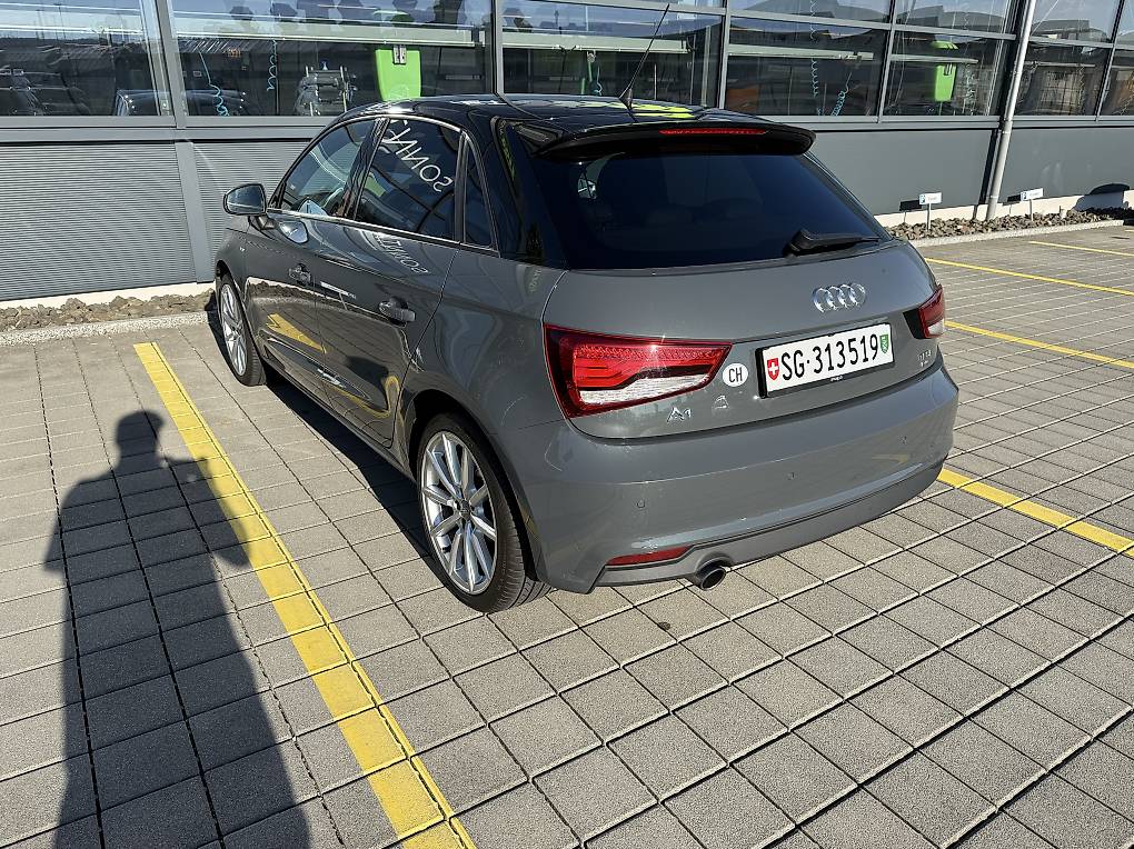 AUDI A1 Sportback 1.0 TFSI S-tronic-image-1