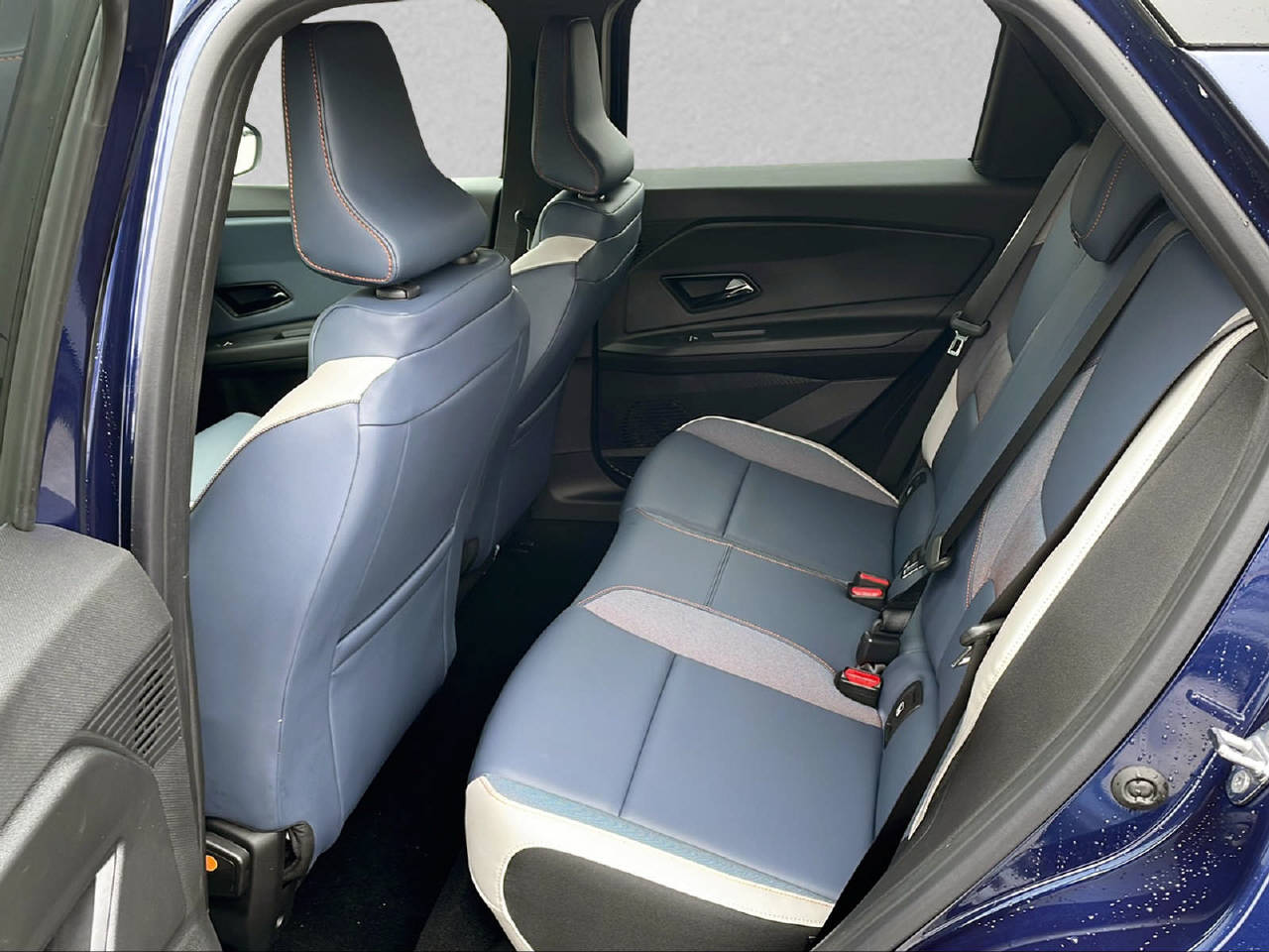 NISSAN Micra Evolve 52 kWh 150 PS-image-6