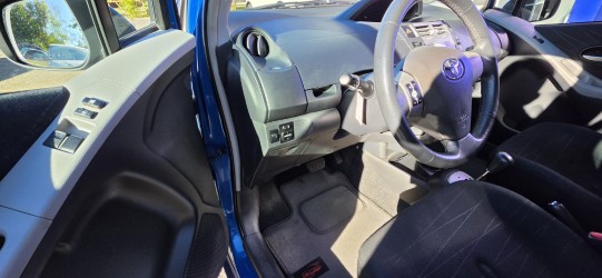 TOYOTA Yaris 1.3 Linea Luna-image-6