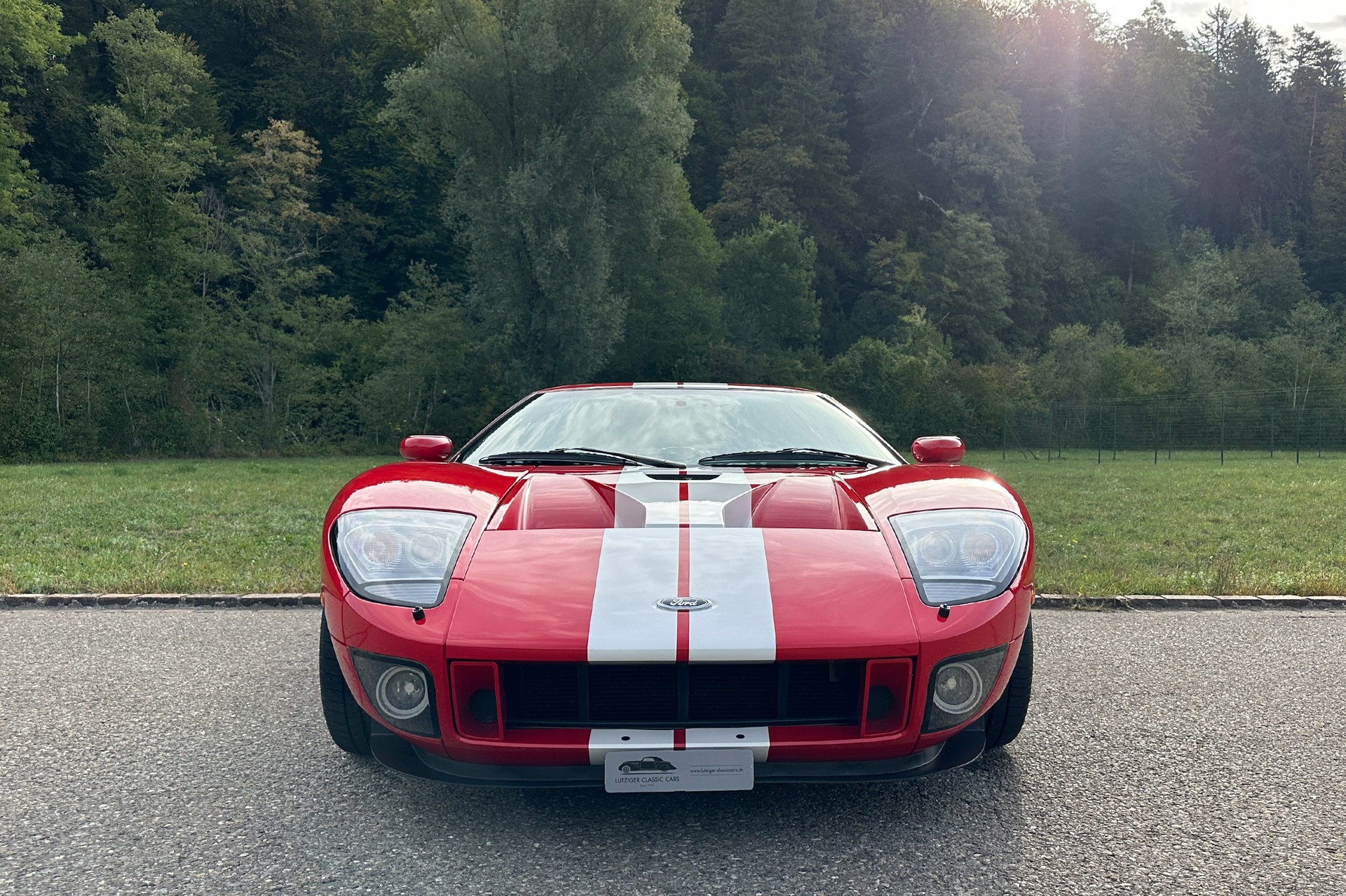 FORD GT-image-2