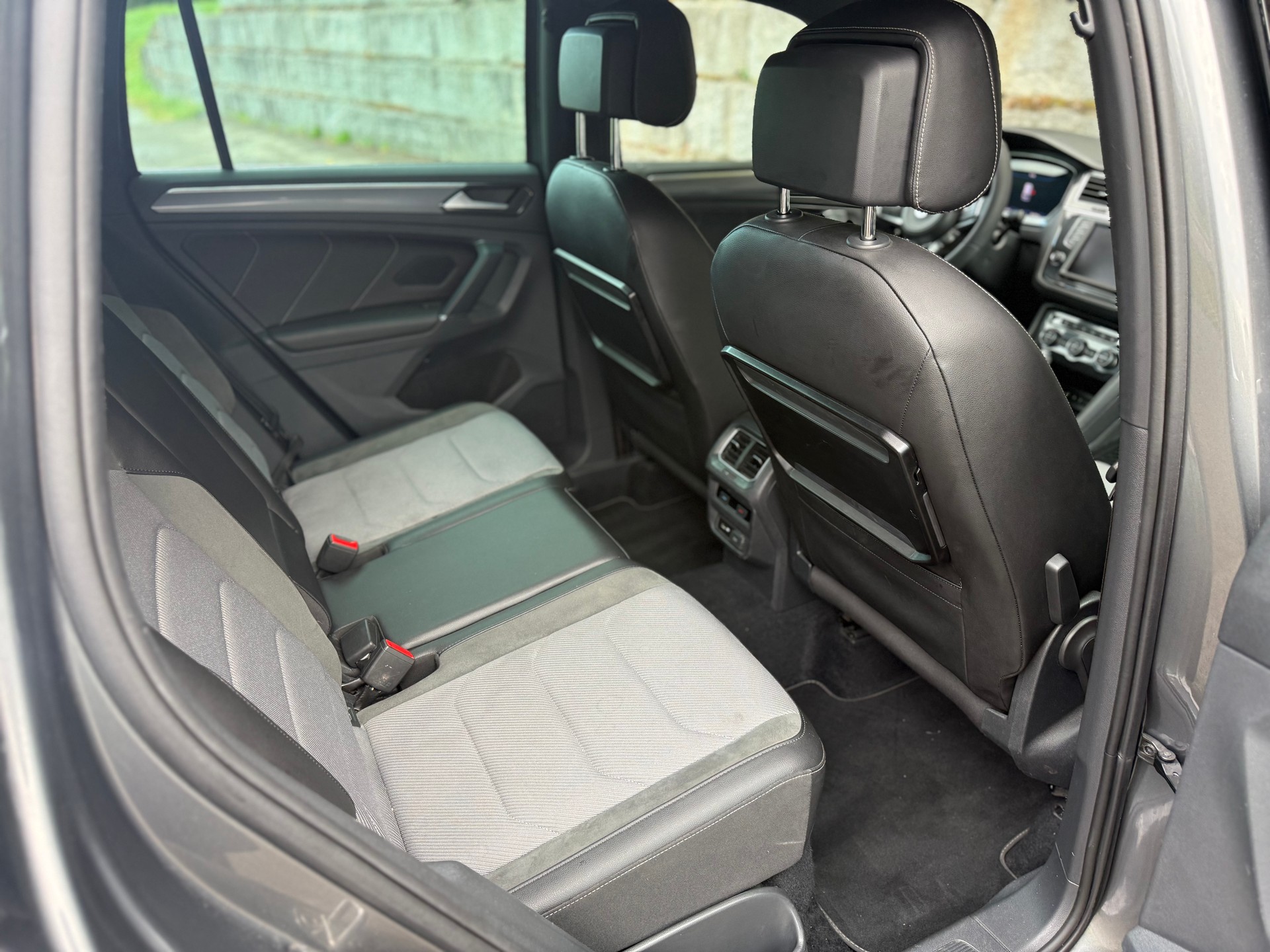 VW Tiguan 2.0TSI R-Line 4Motion DSG-image-6