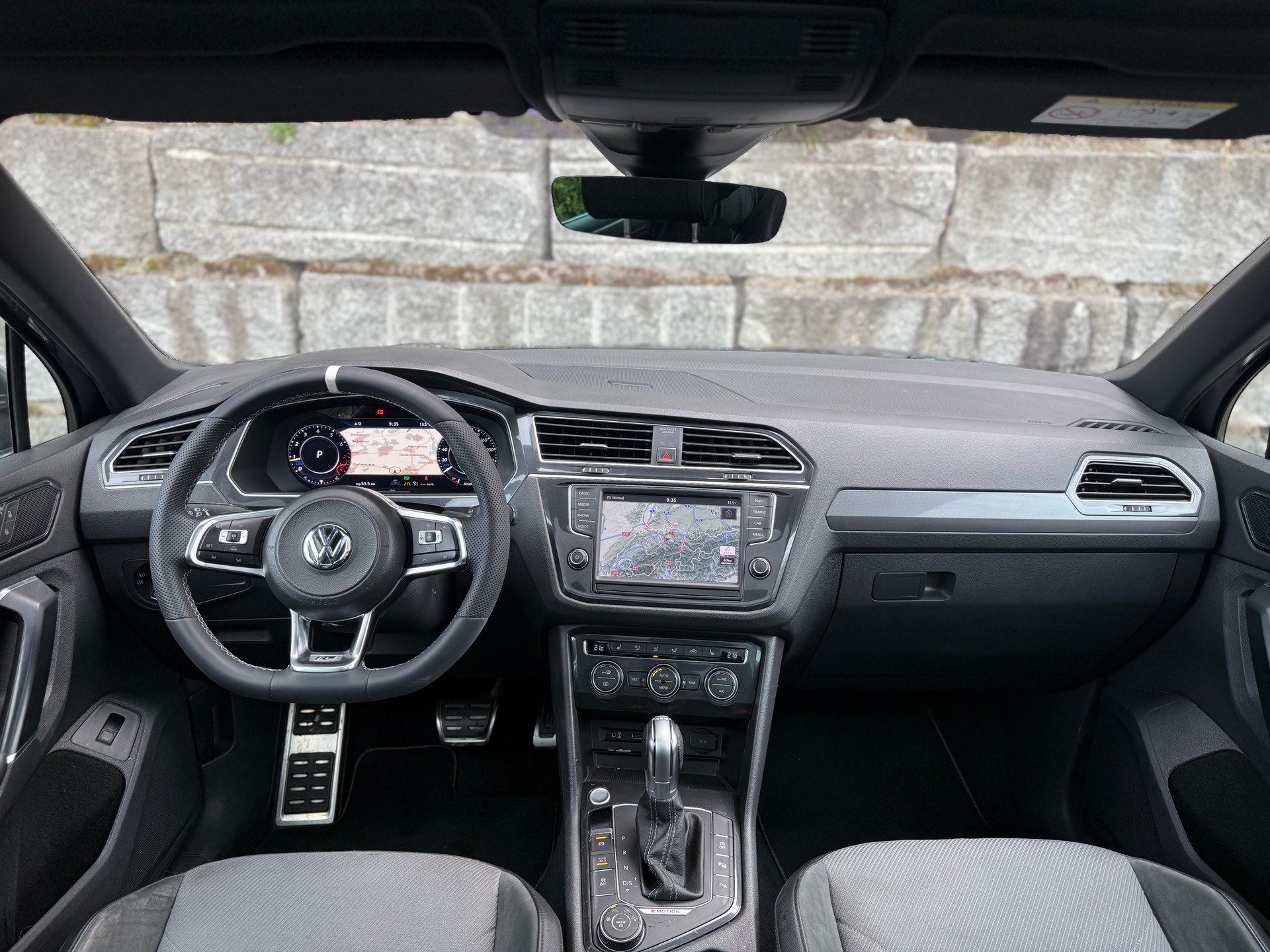 VW Tiguan 2.0TSI R-Line 4Motion DSG-image-4