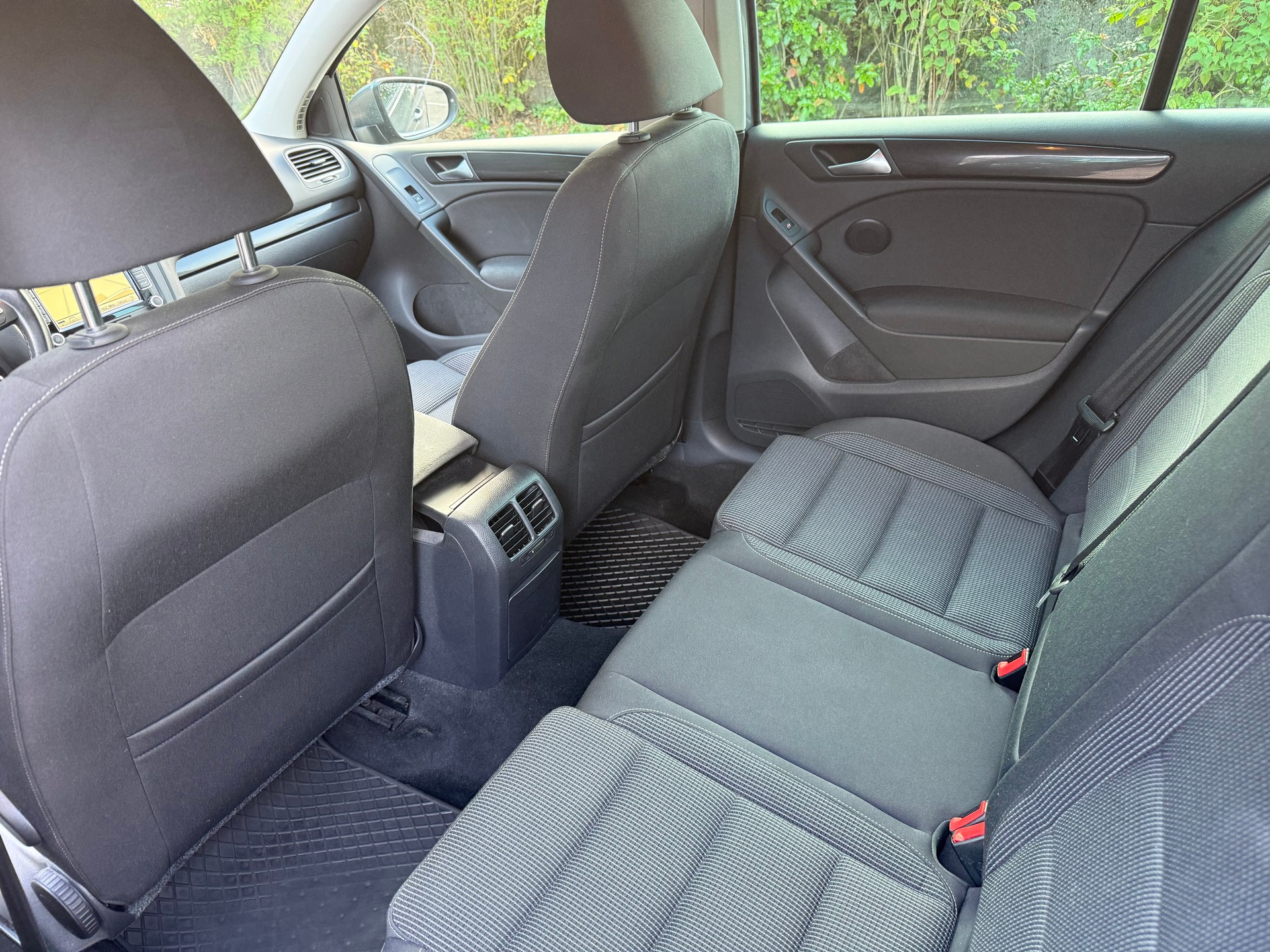 VW Golf 2.0 TDI BlueMotion Technology Team-image-17