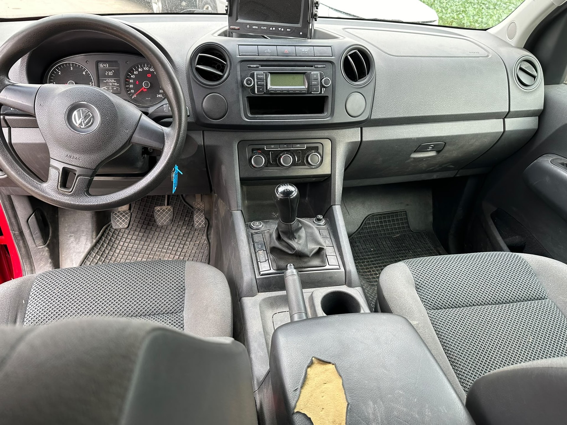 VW Amarok 2.0 TDI Startline-image-10
