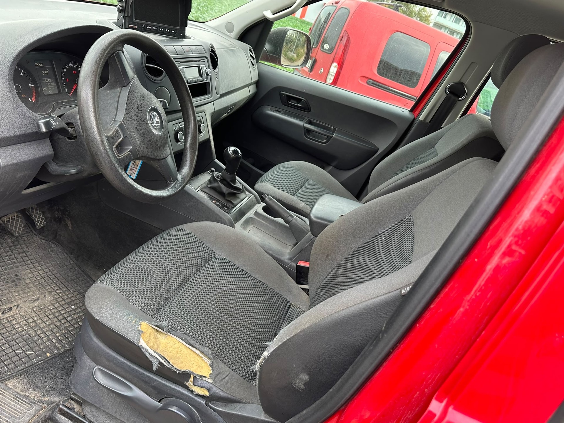 VW Amarok 2.0 TDI Startline-image-8