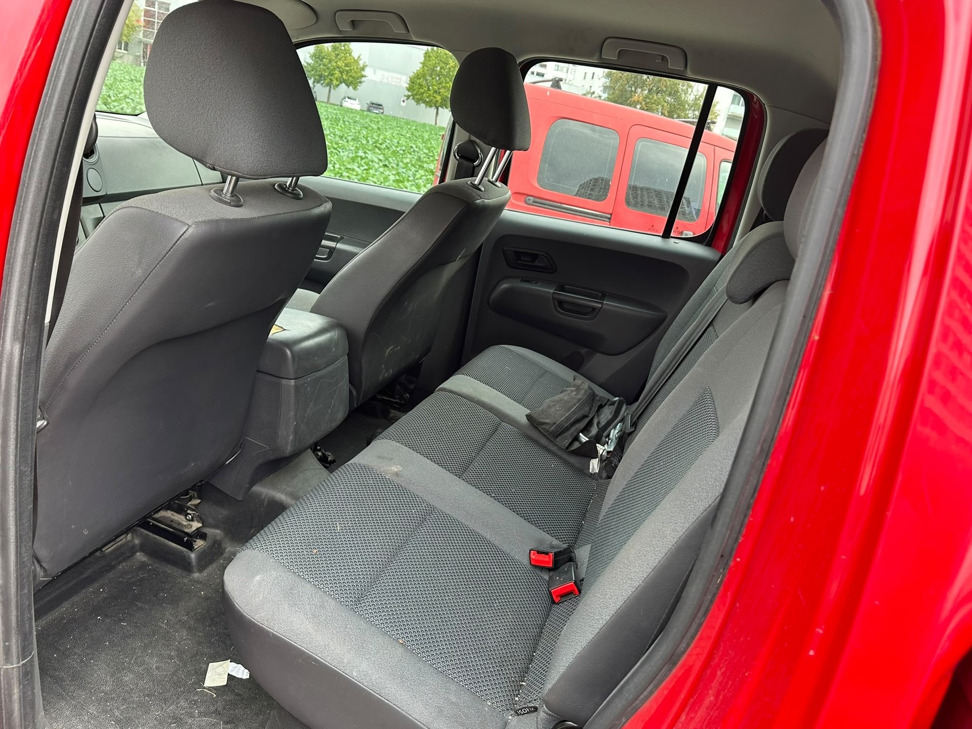 VW Amarok 2.0 TDI Startline-image-11