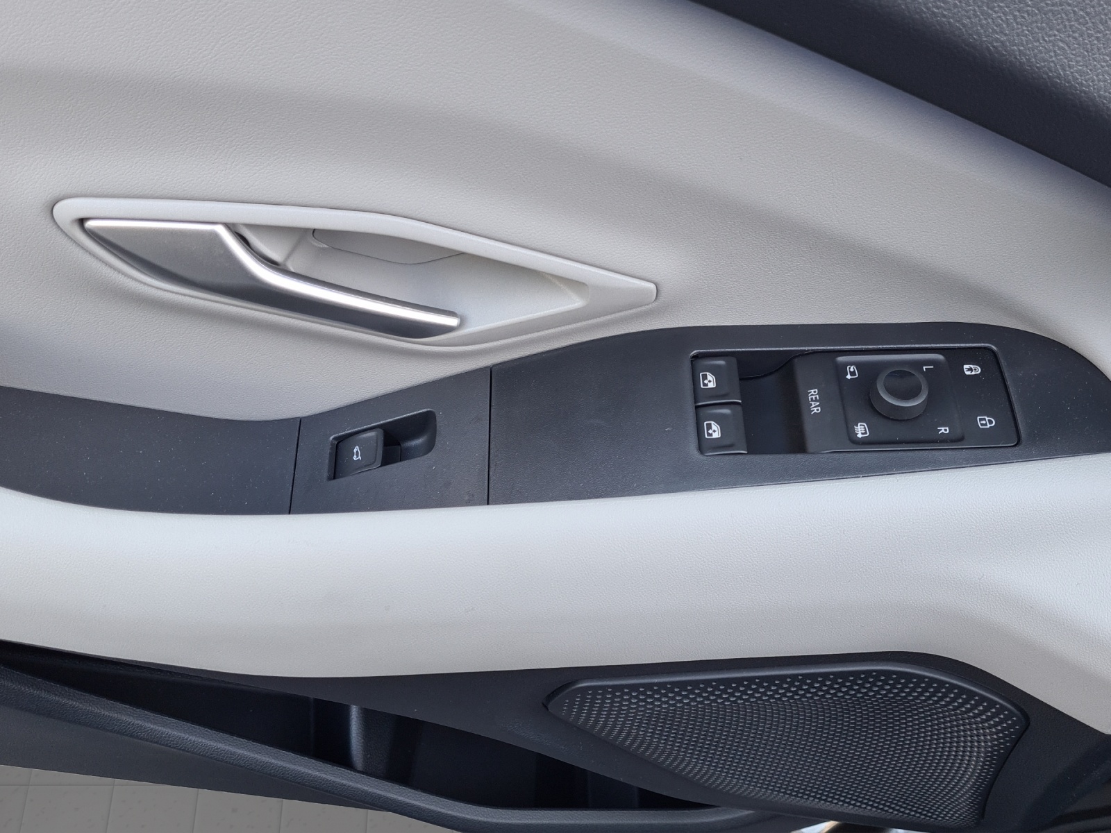 FORD Explorer Extended Range (77kWh) Premium RWD AUTOMAT-image-17