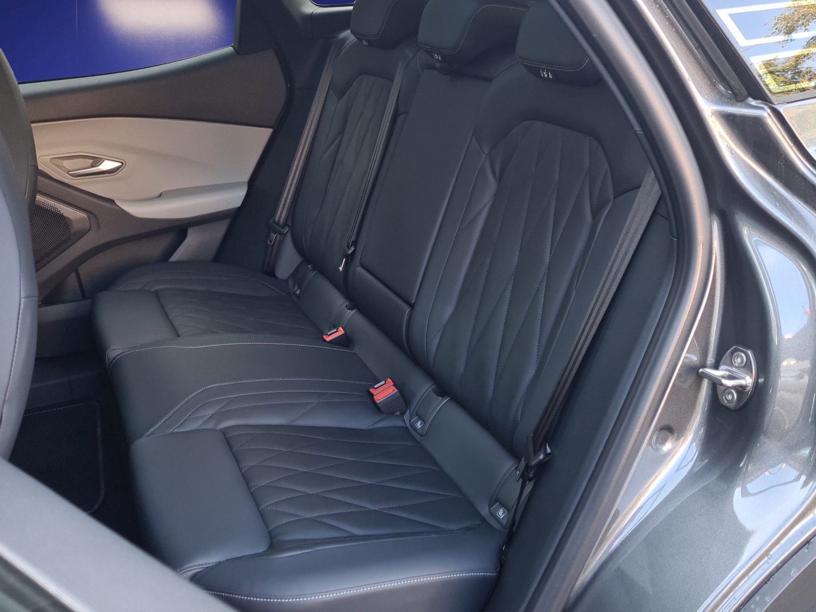 FORD Explorer Extended Range (77kWh) Premium RWD AUTOMAT-image-12