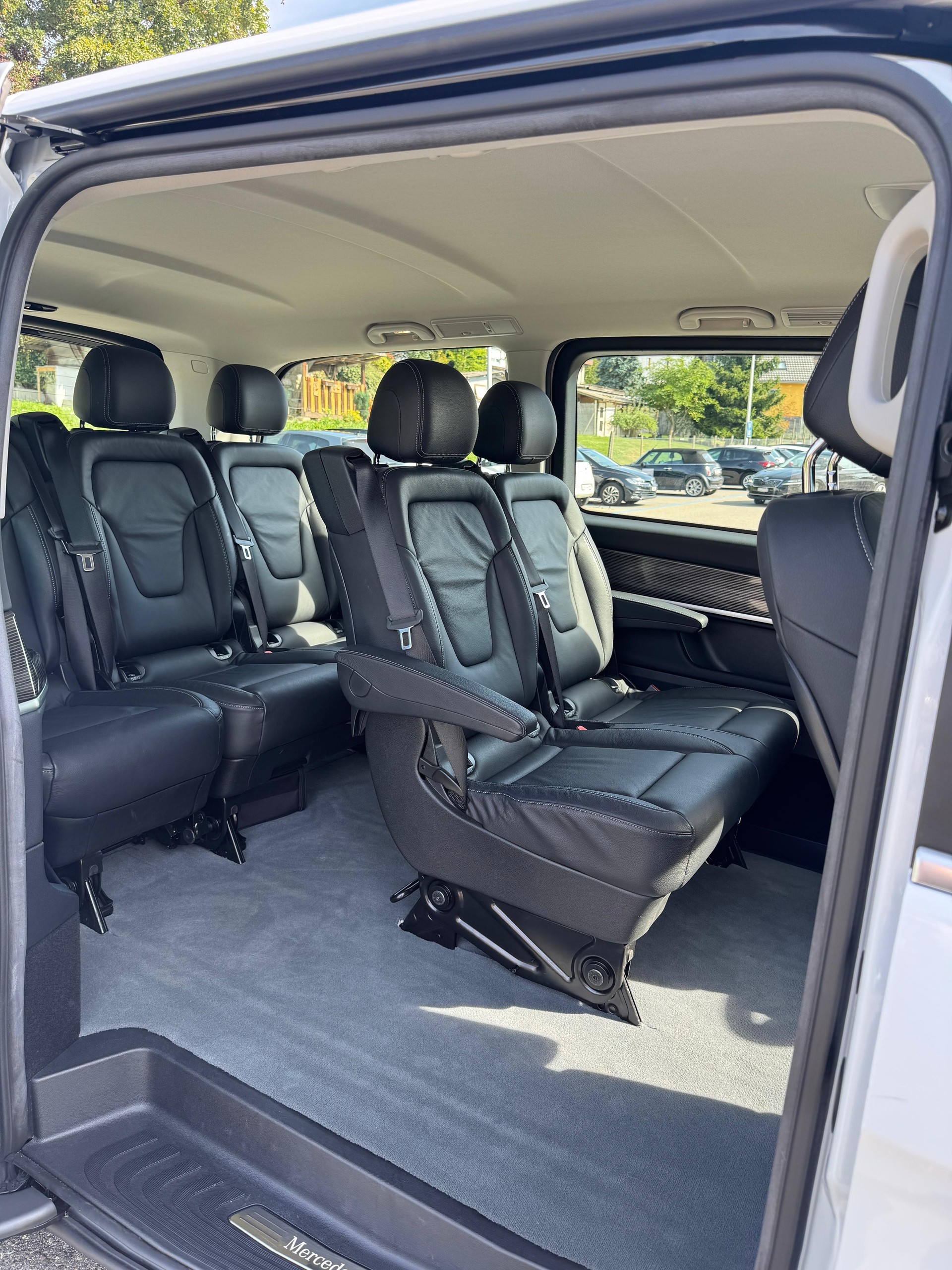 MERCEDES-BENZ EQV 300 extralang-image-4