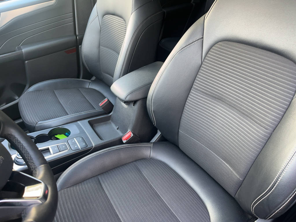 FORD Kuga 2.5 Hybrid Titanium X 4x4-image-8