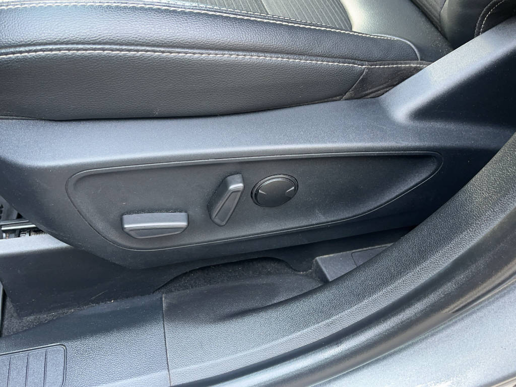 FORD Kuga 2.5 Hybrid Titanium X 4x4-image-14