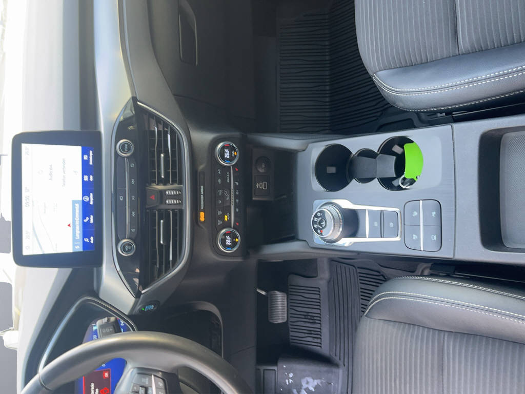 FORD Kuga 2.5 Hybrid Titanium X 4x4-image-13