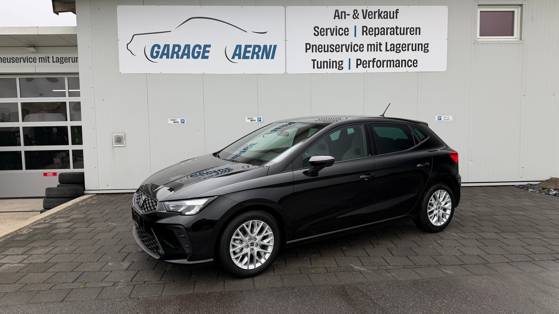 SEAT Ibiza 1.0 EcoTSI FR DSG/ Sportsitze! / Seat Neuwagen Garantie 10Jahre 200000km! / Aktion: Gratis Alu-Winterradsatz inklusive!-showroom-element-1