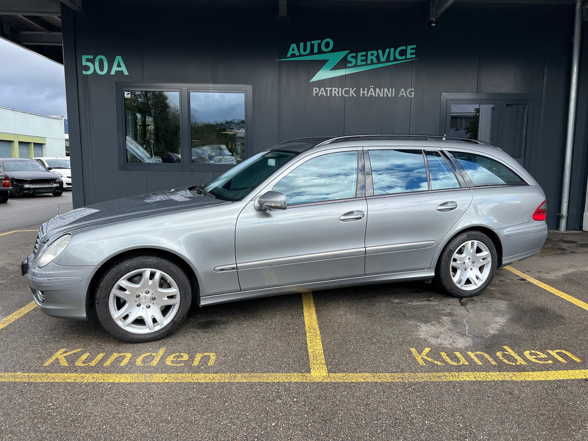 MERCEDES-BENZ E 500 Avantgarde 4Matic Automatic-image-1