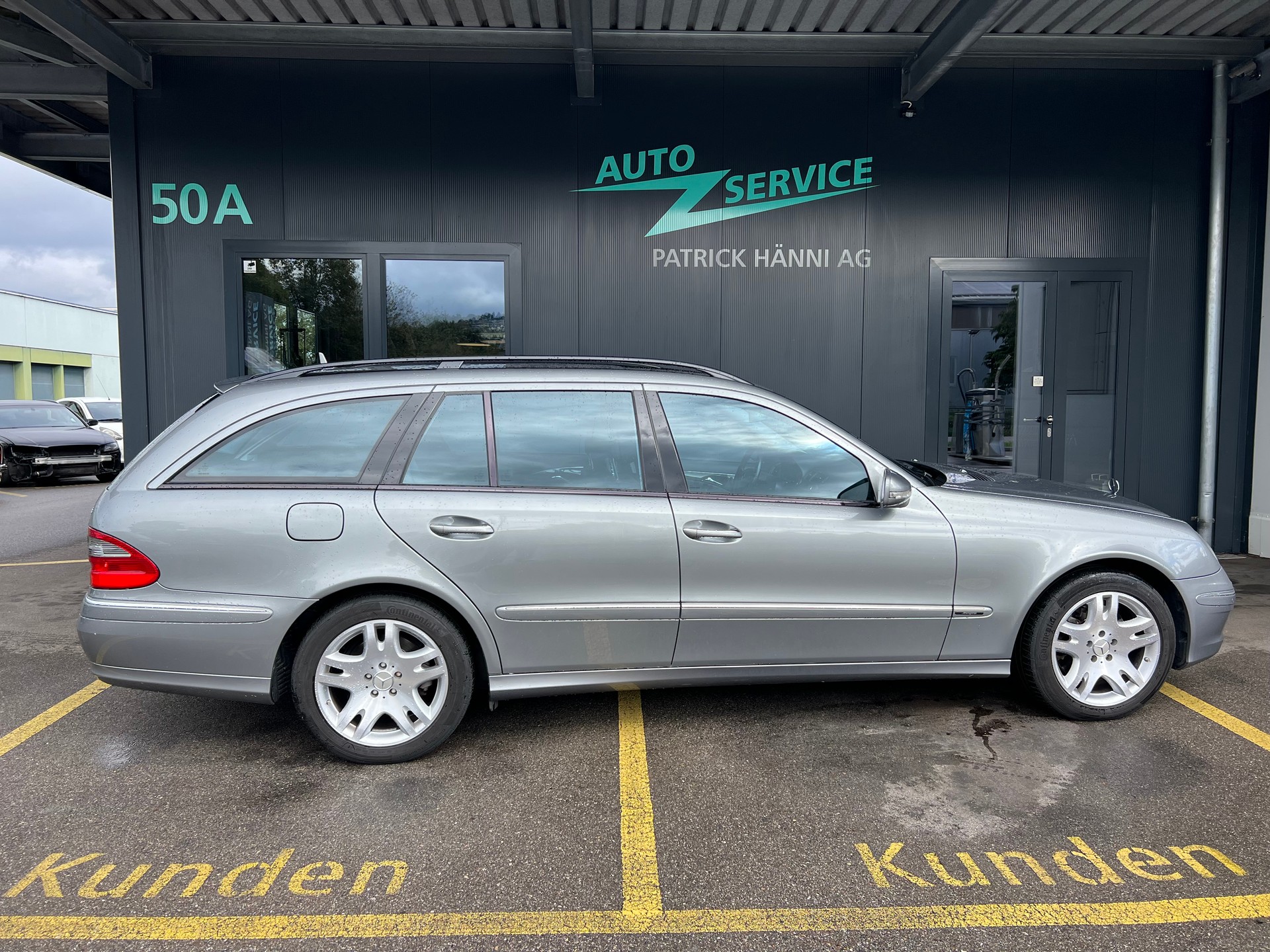 MERCEDES-BENZ E 500 Avantgarde 4Matic Automatic-image-3