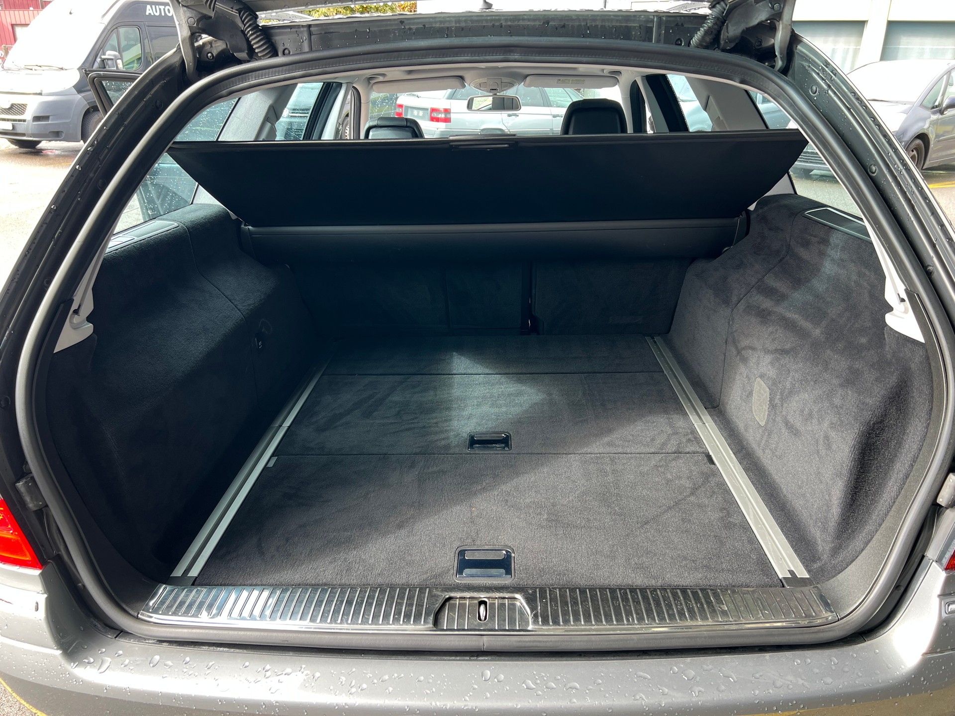 MERCEDES-BENZ E 500 Avantgarde 4Matic Automatic-image-12