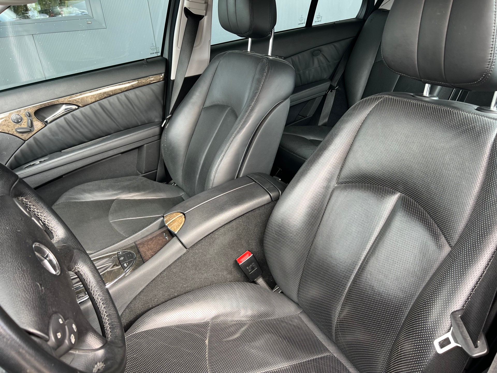 MERCEDES-BENZ E 500 Avantgarde 4Matic Automatic-image-8