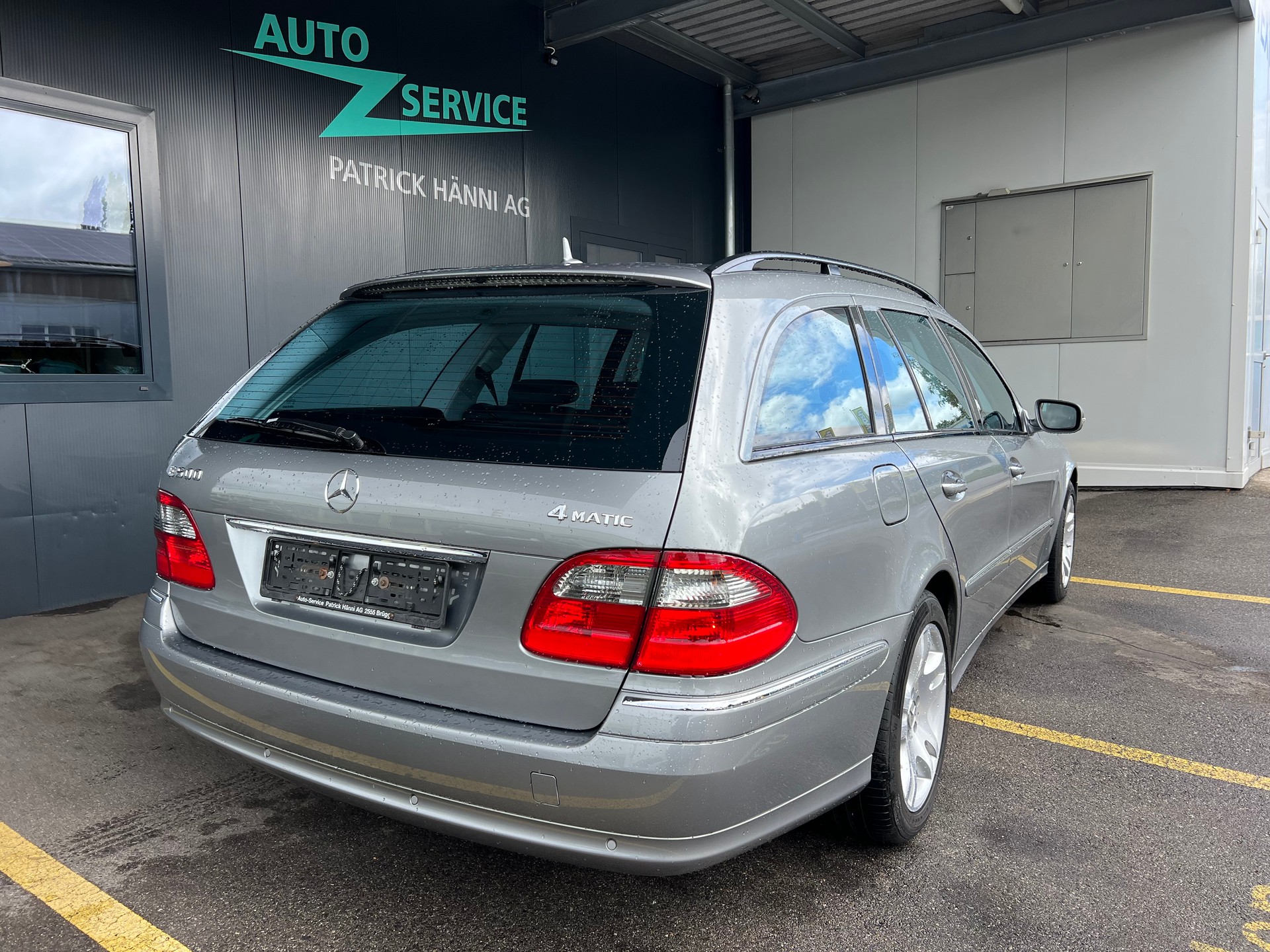 MERCEDES-BENZ E 500 Avantgarde 4Matic Automatic-image-4