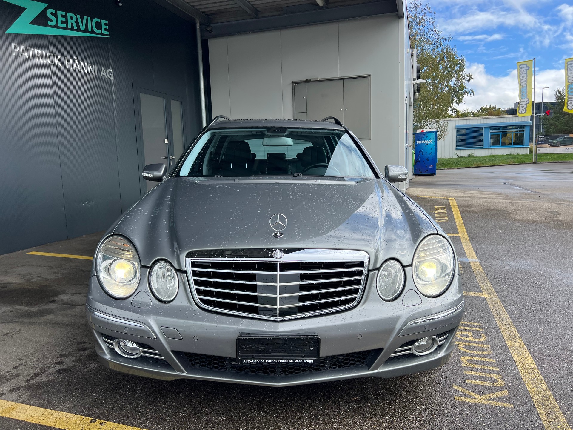 MERCEDES-BENZ E 500 Avantgarde 4Matic Automatic-image-2