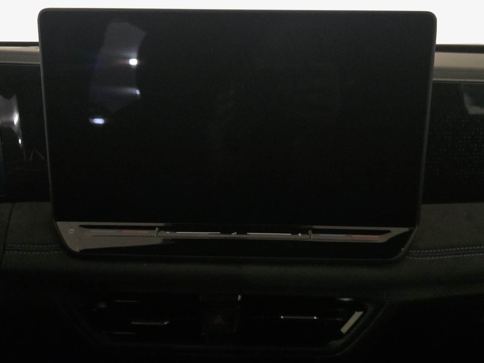 VW Tiguan 2.0 TDI SCR R-Line 4Motion DSG-image-10