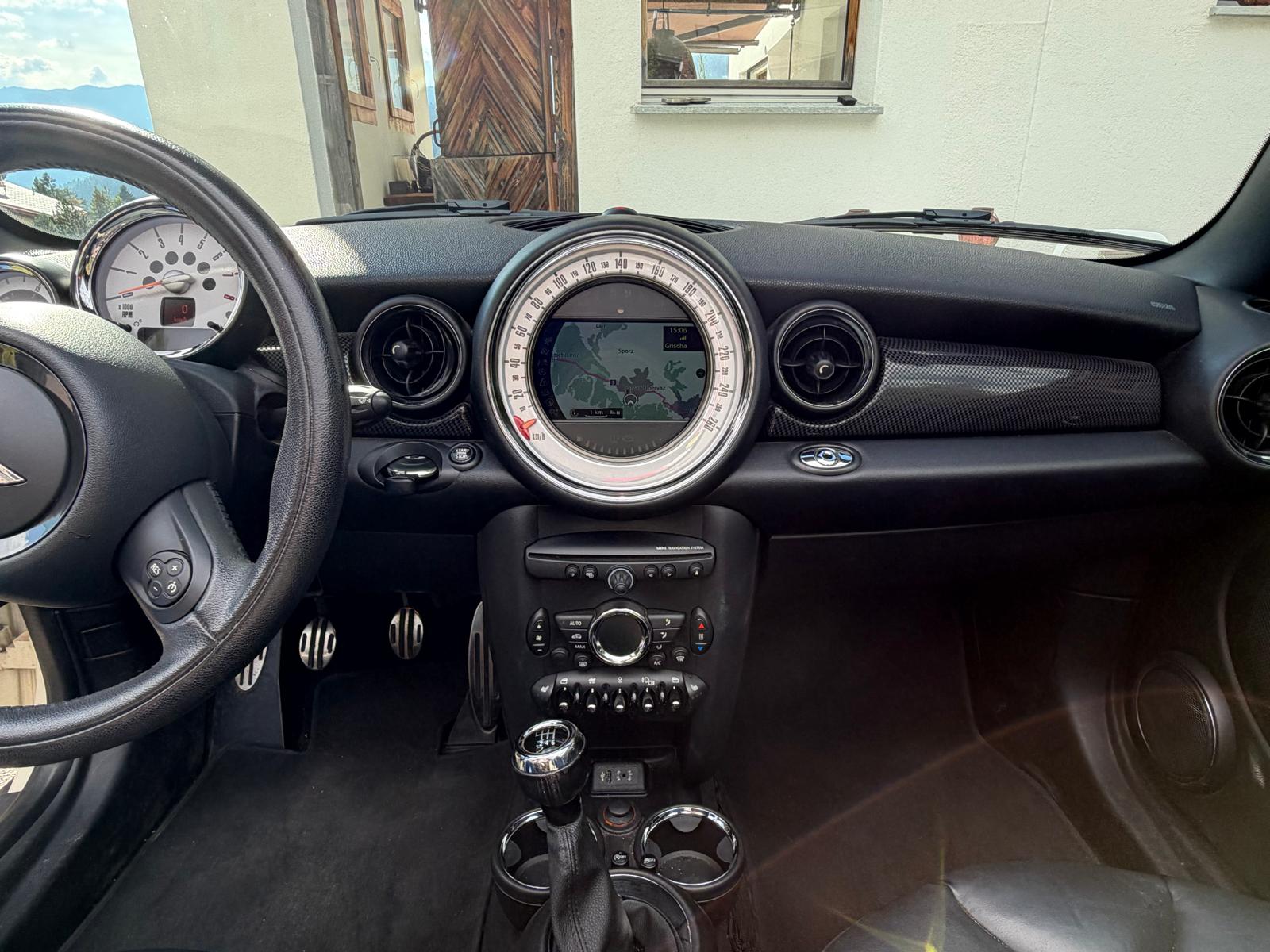 MINI 1.6i Cooper S-image-2
