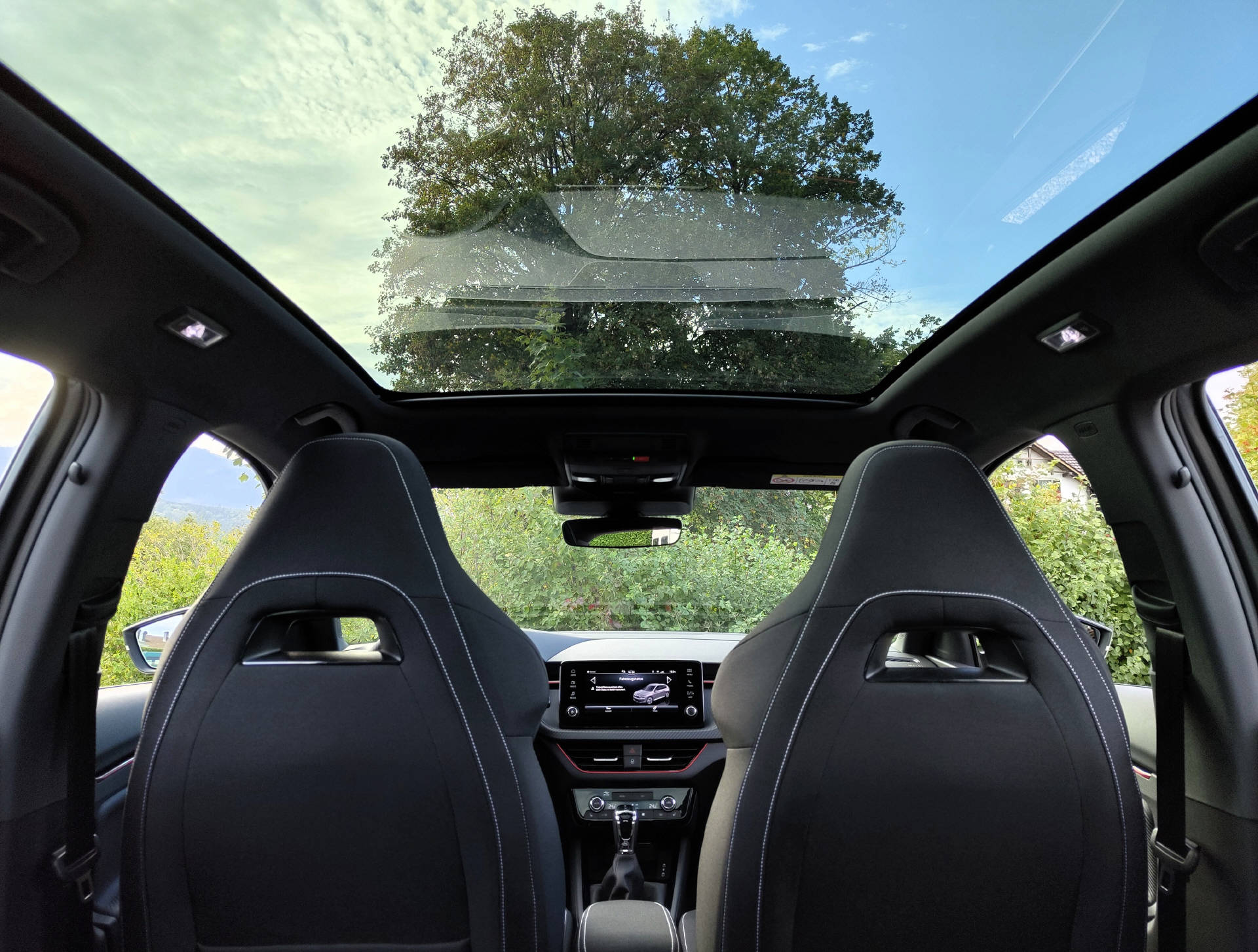 SKODA Kamiq 1.5 TSI Monte Carlo DSG-image-9