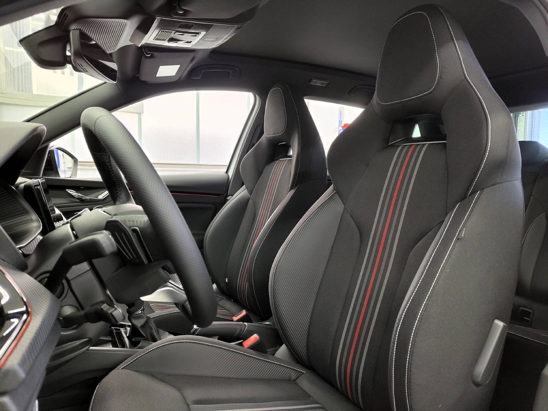 SKODA Kamiq 1.5 TSI Monte Carlo DSG-image-5