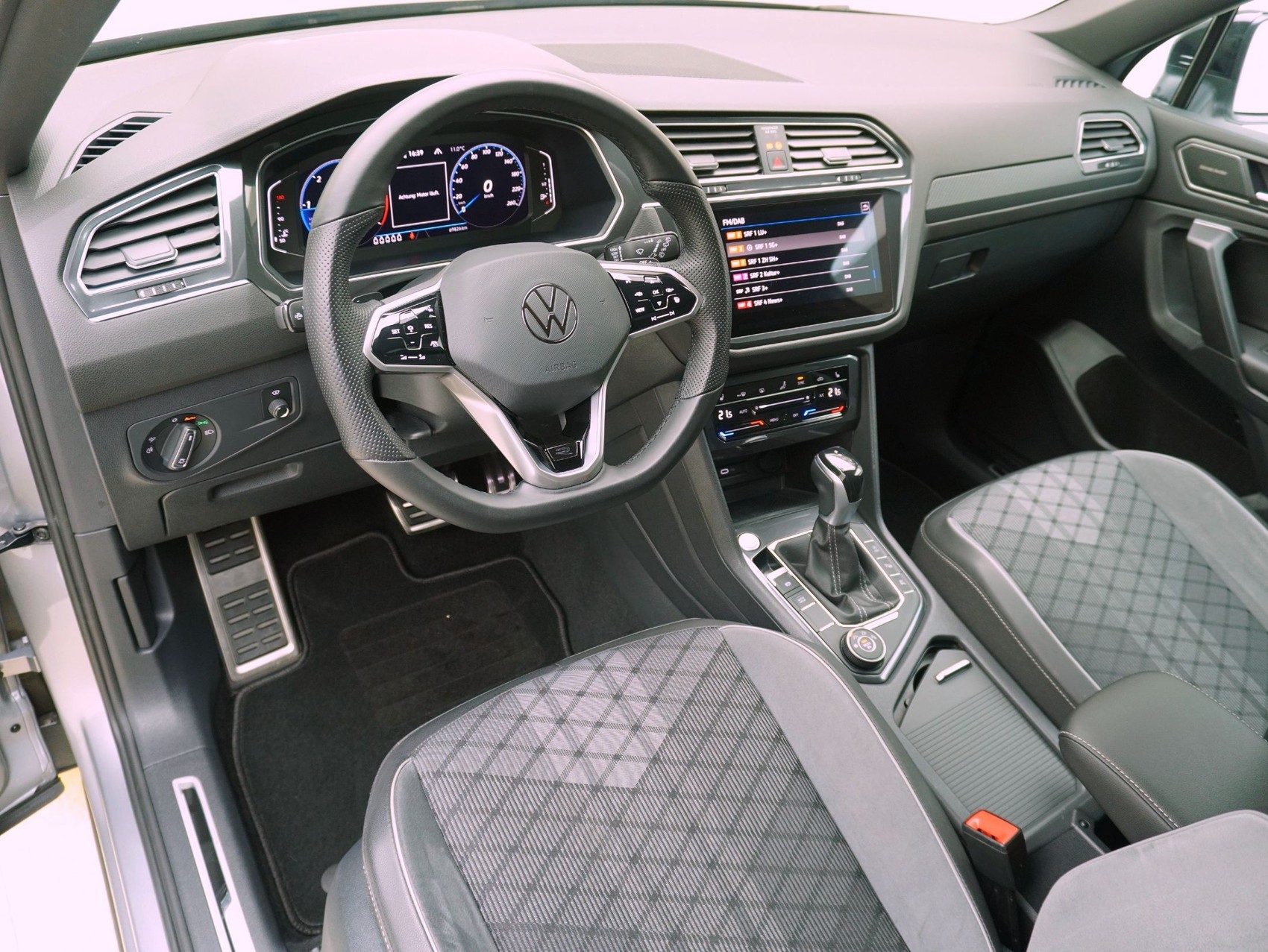 VW Tiguan Allspace 2.0 TDI DSG R-Line 4Motion-image-9