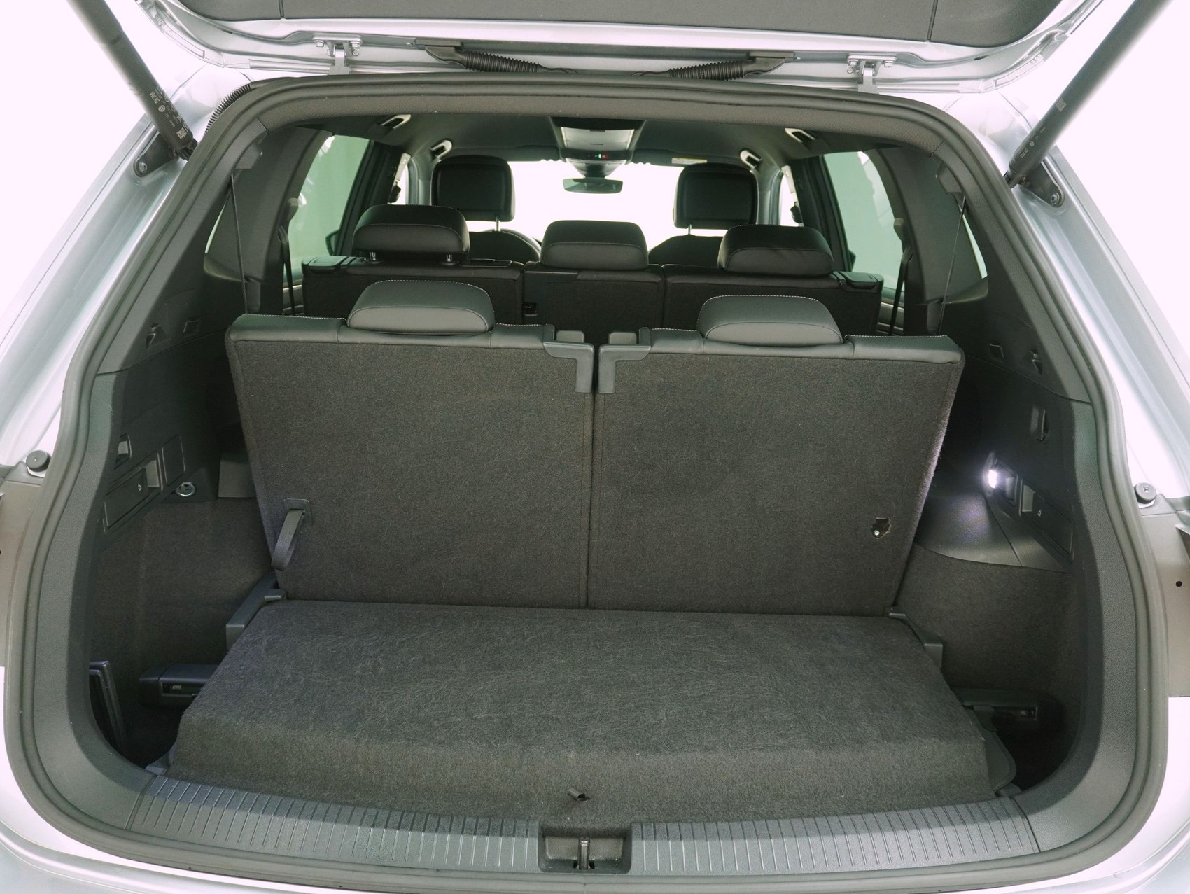 VW Tiguan Allspace 2.0 TDI DSG R-Line 4Motion-image-14