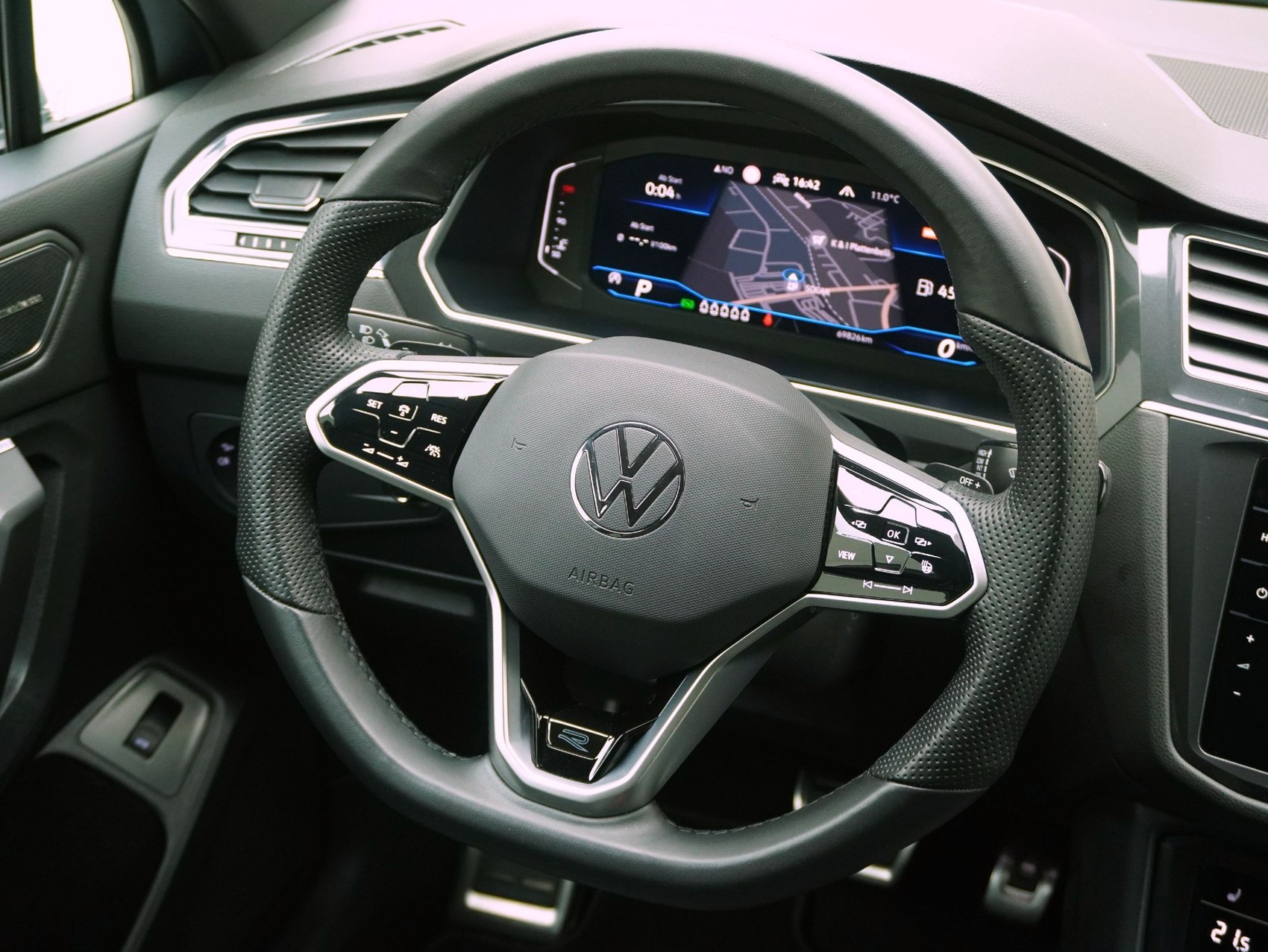 VW Tiguan Allspace 2.0 TDI DSG R-Line 4Motion-image-10