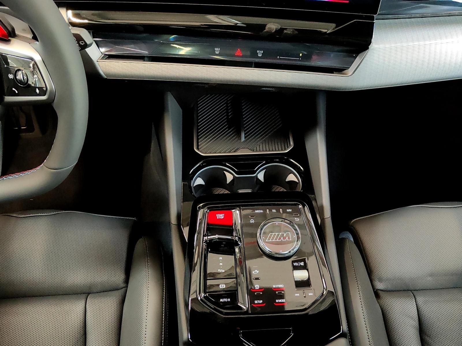 BMW 5er Reihe G99 Touring M5 xDrive-image-12