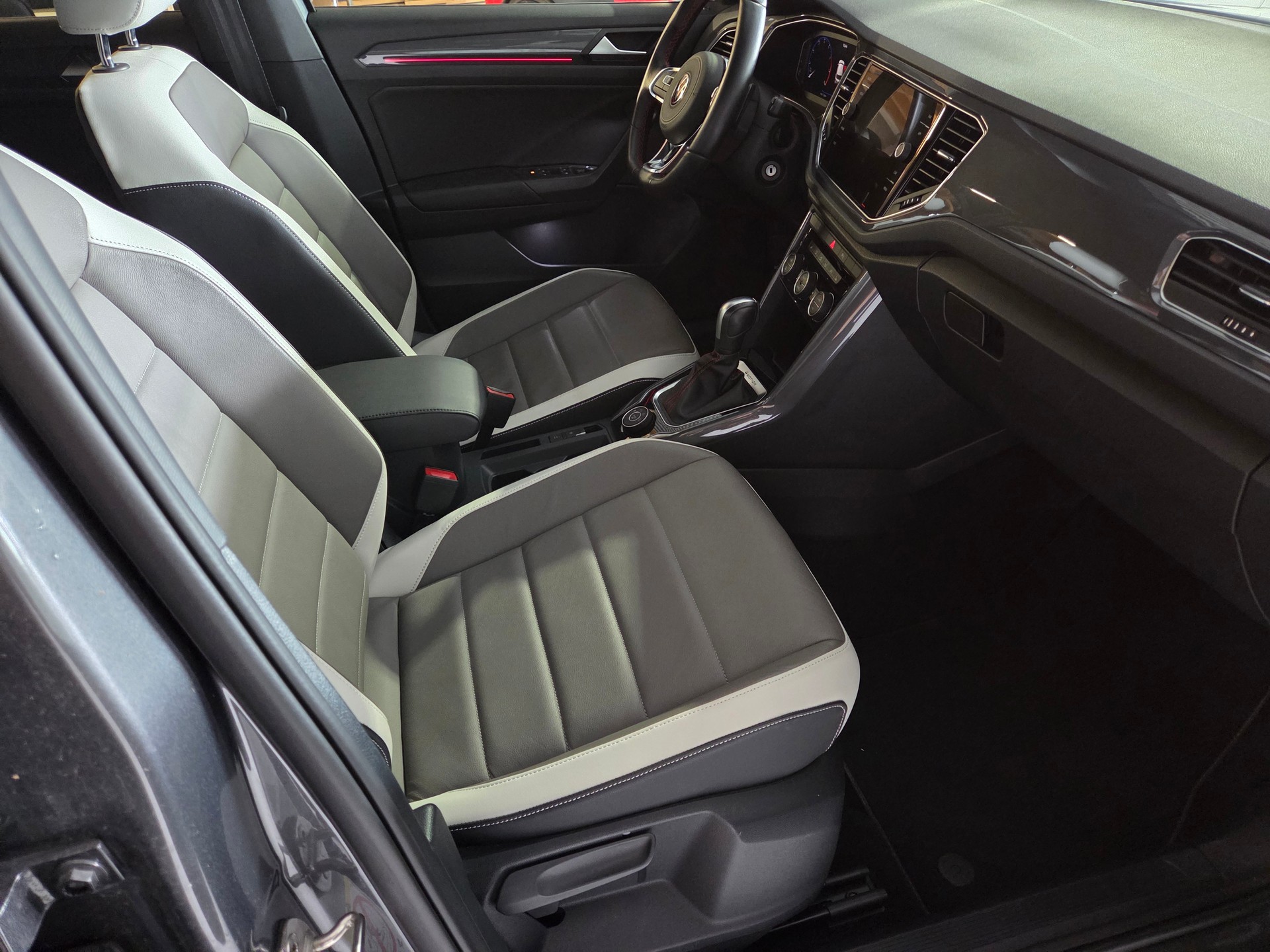 VW T-Roc 2.0 TSI Sport DSG 4Motion-image-4