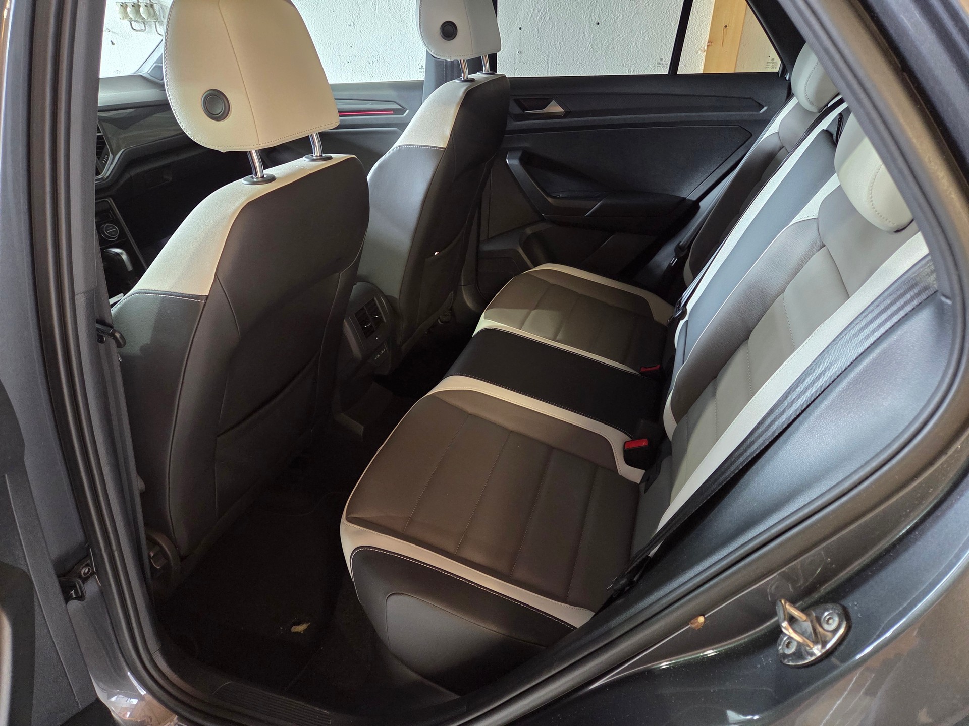 VW T-Roc 2.0 TSI Sport DSG 4Motion-image-5