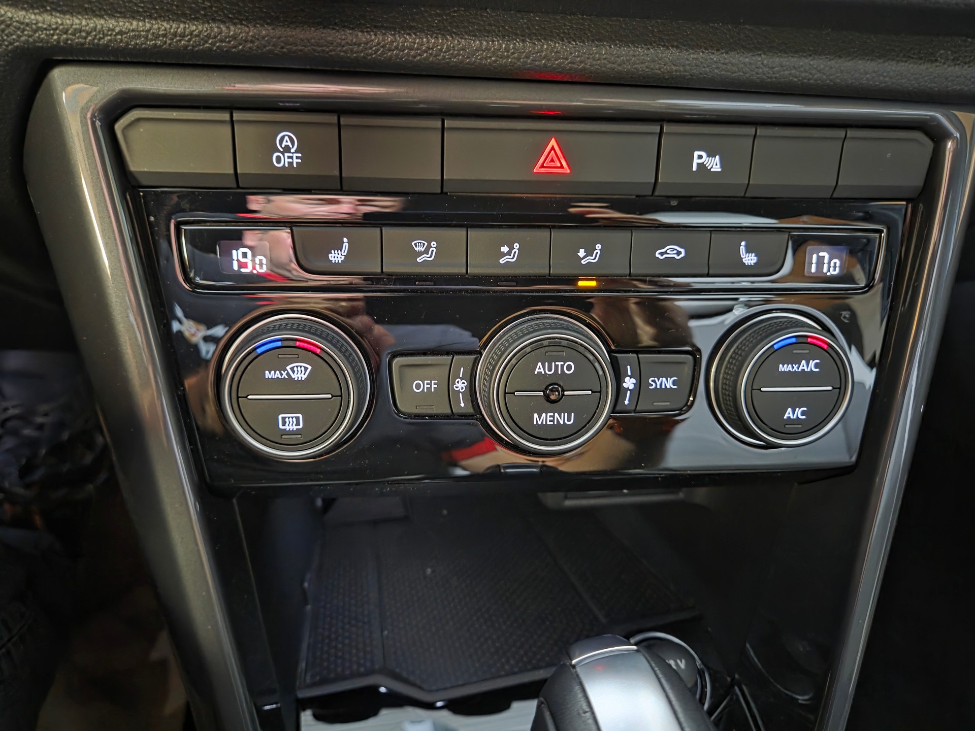 VW T-Roc 2.0 TSI Sport DSG 4Motion-image-7