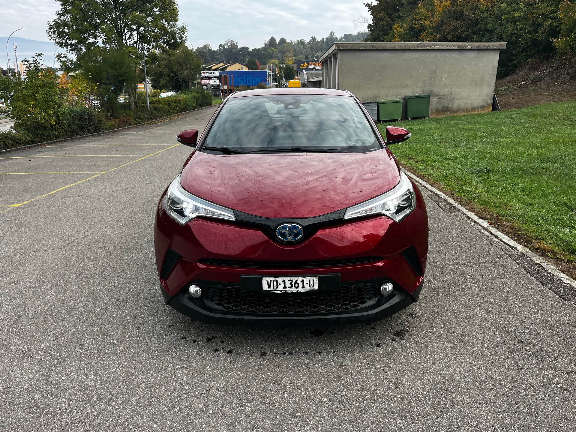 TOYOTA C-HR 1.8 HSD Comfort CVT-image-1