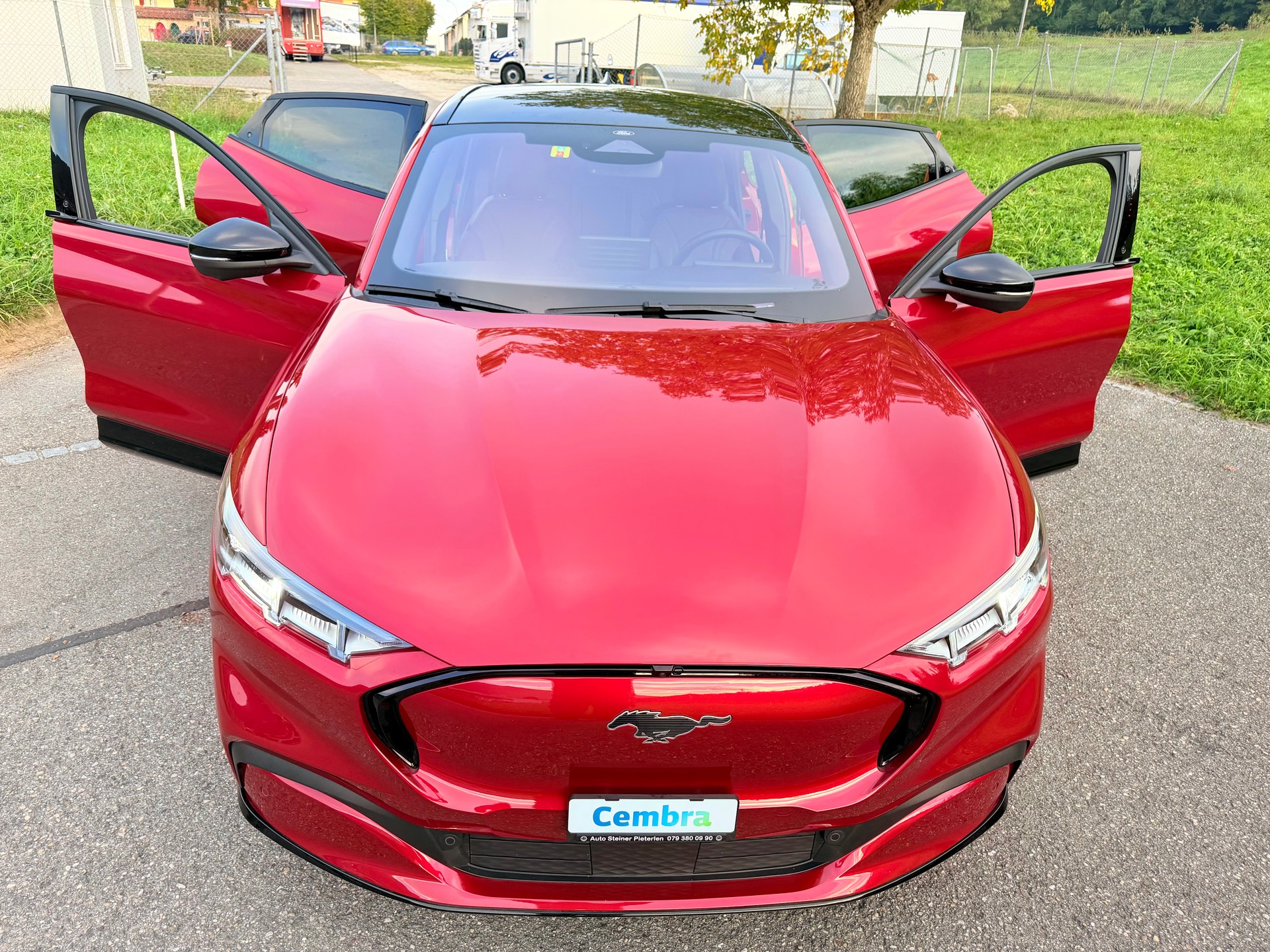 FORD 4X4 !! "MUSTANG MACH-E PREMIUM" MIT 371 PS. AWD 88 kWh. GROSSE BATTERIE !! NUR 15`500 KM !! NEUWERTIG 4X4 !! REICHWEITE 550 KM.-image-19