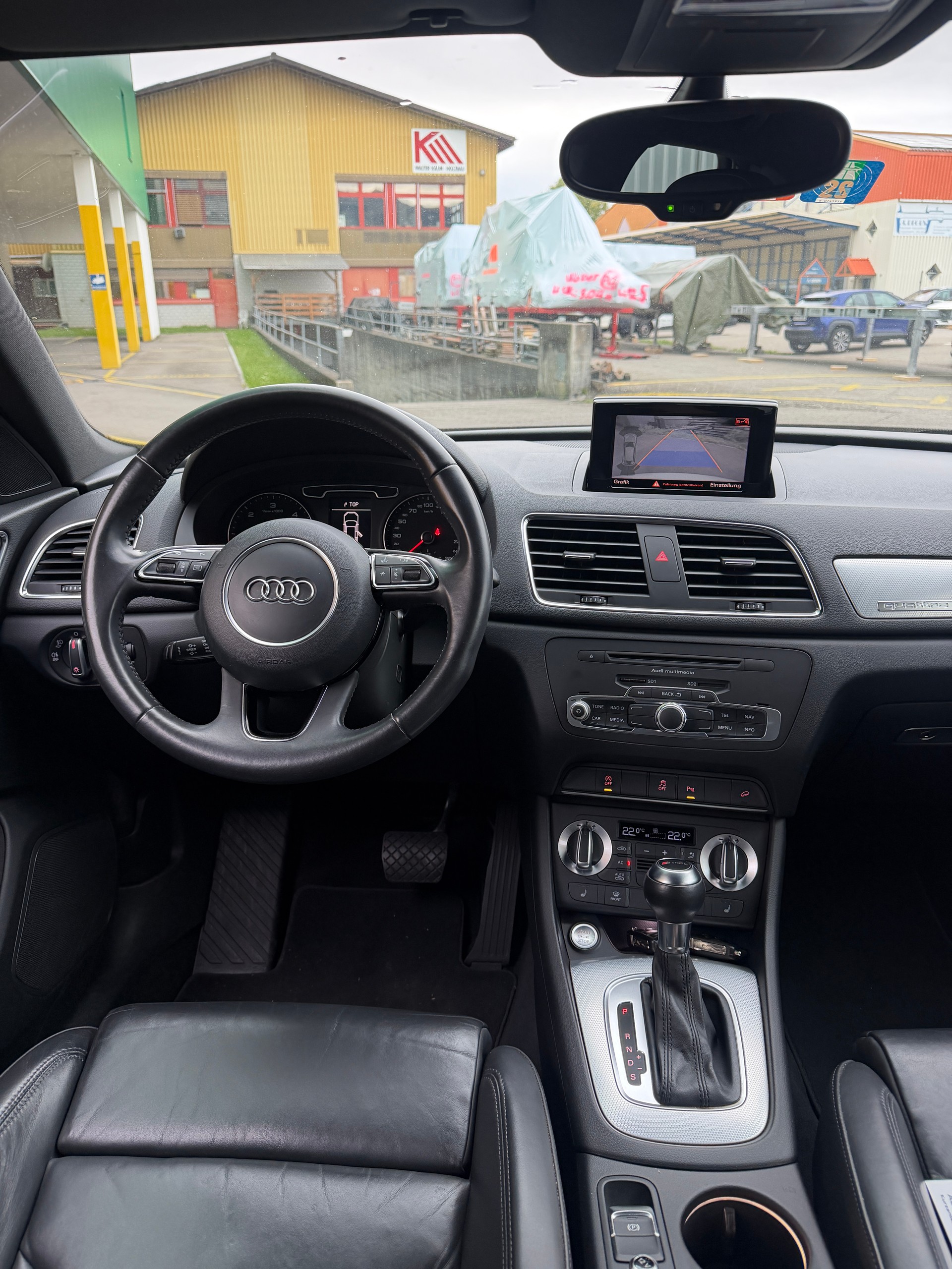 AUDI Q3 2.0 TDI quattro S-tronic-image-9