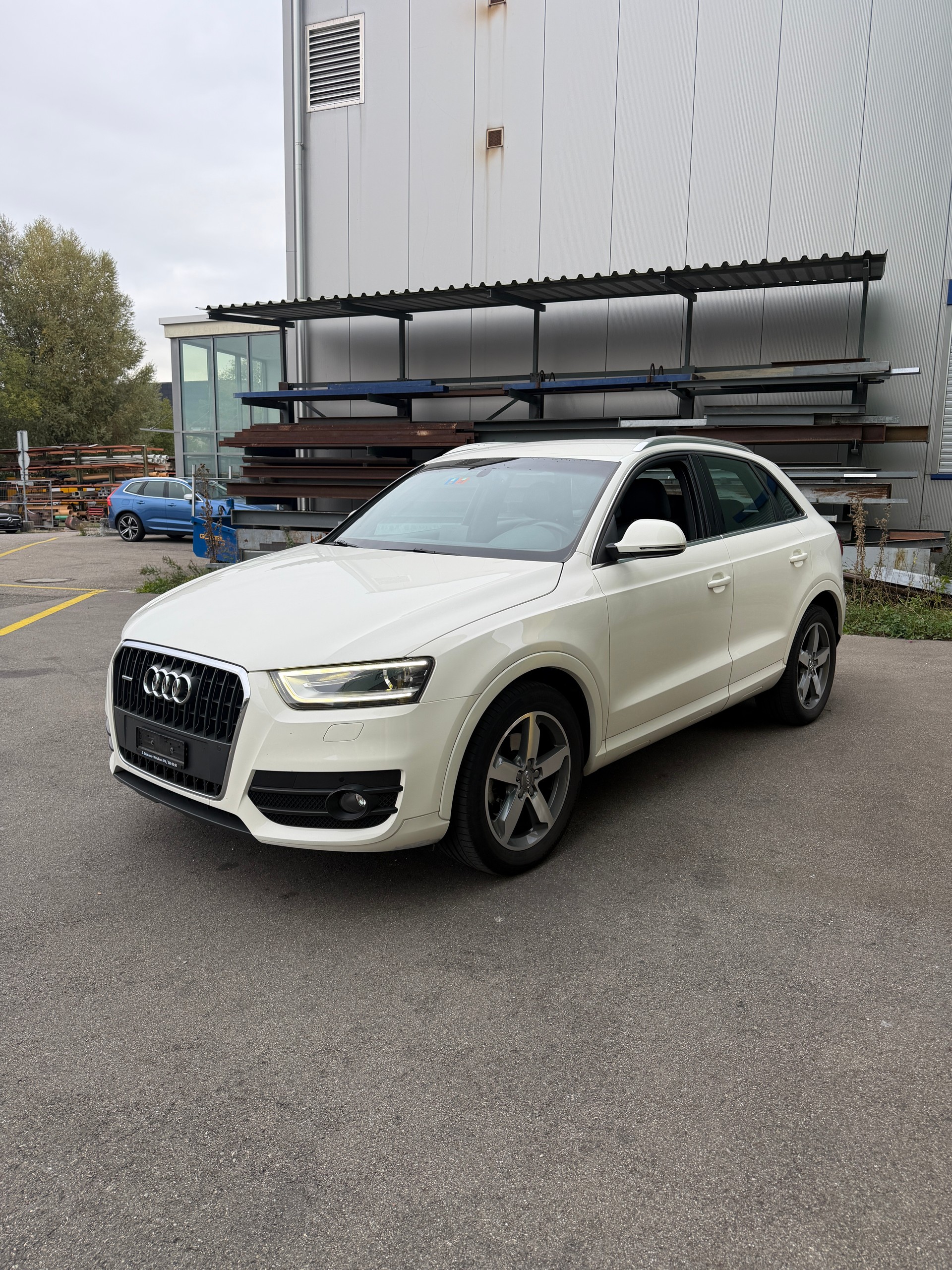 AUDI Q3 2.0 TDI quattro S-tronic-image-2