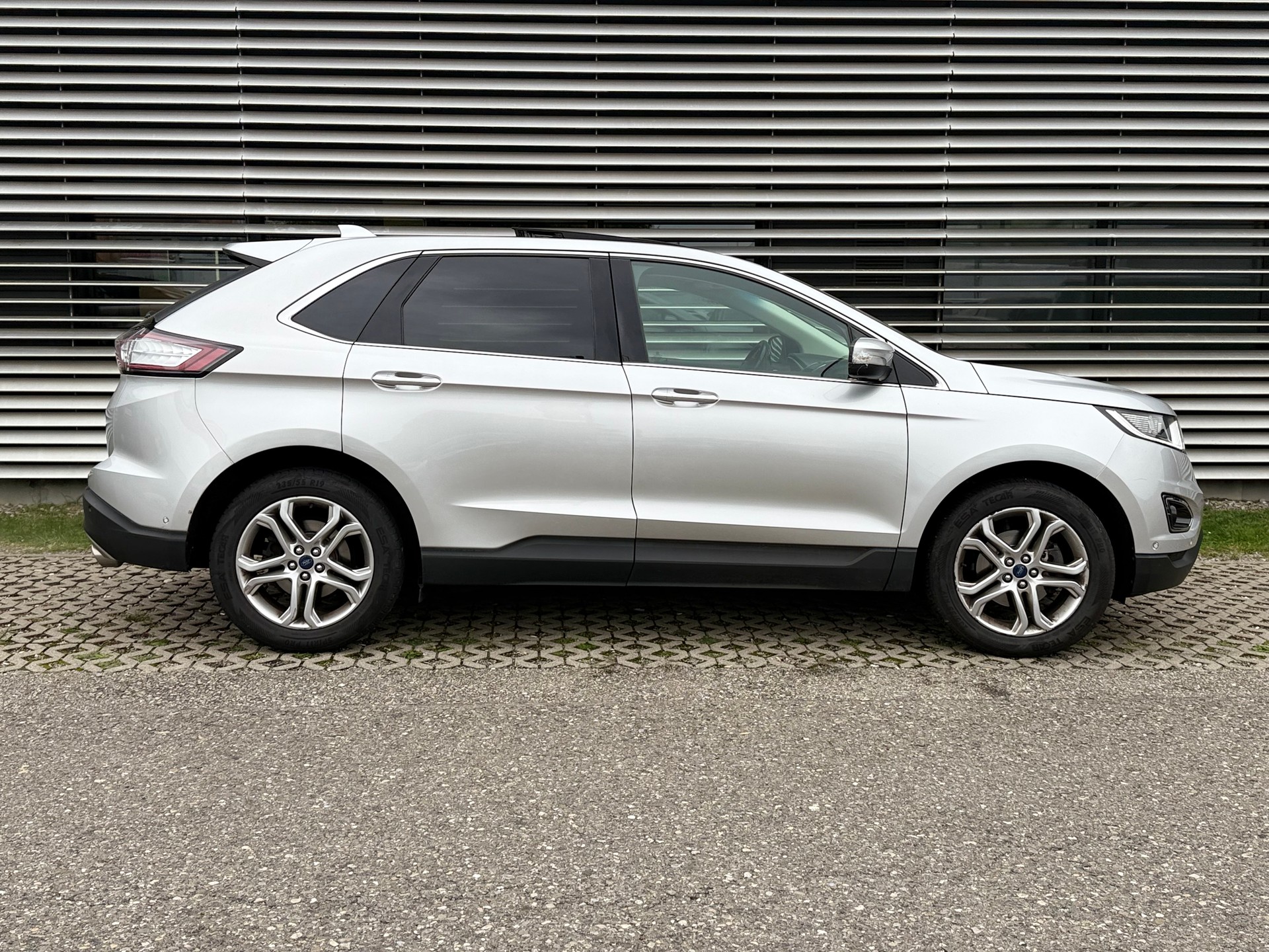 FORD Edge 2.0 TDCi ST-Line 4WD PowerShift-image-2
