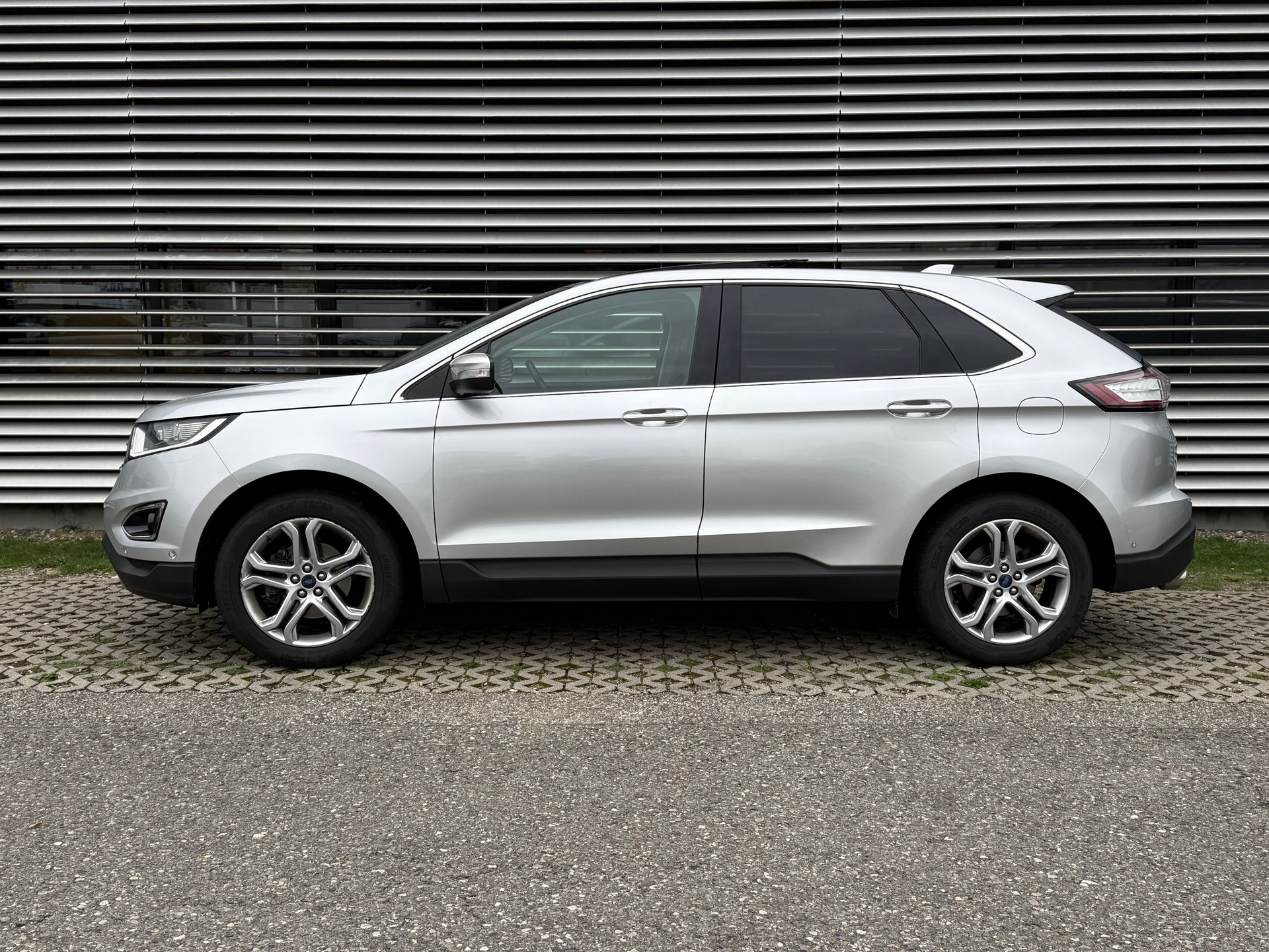FORD Edge 2.0 TDCi ST-Line 4WD PowerShift-image-11