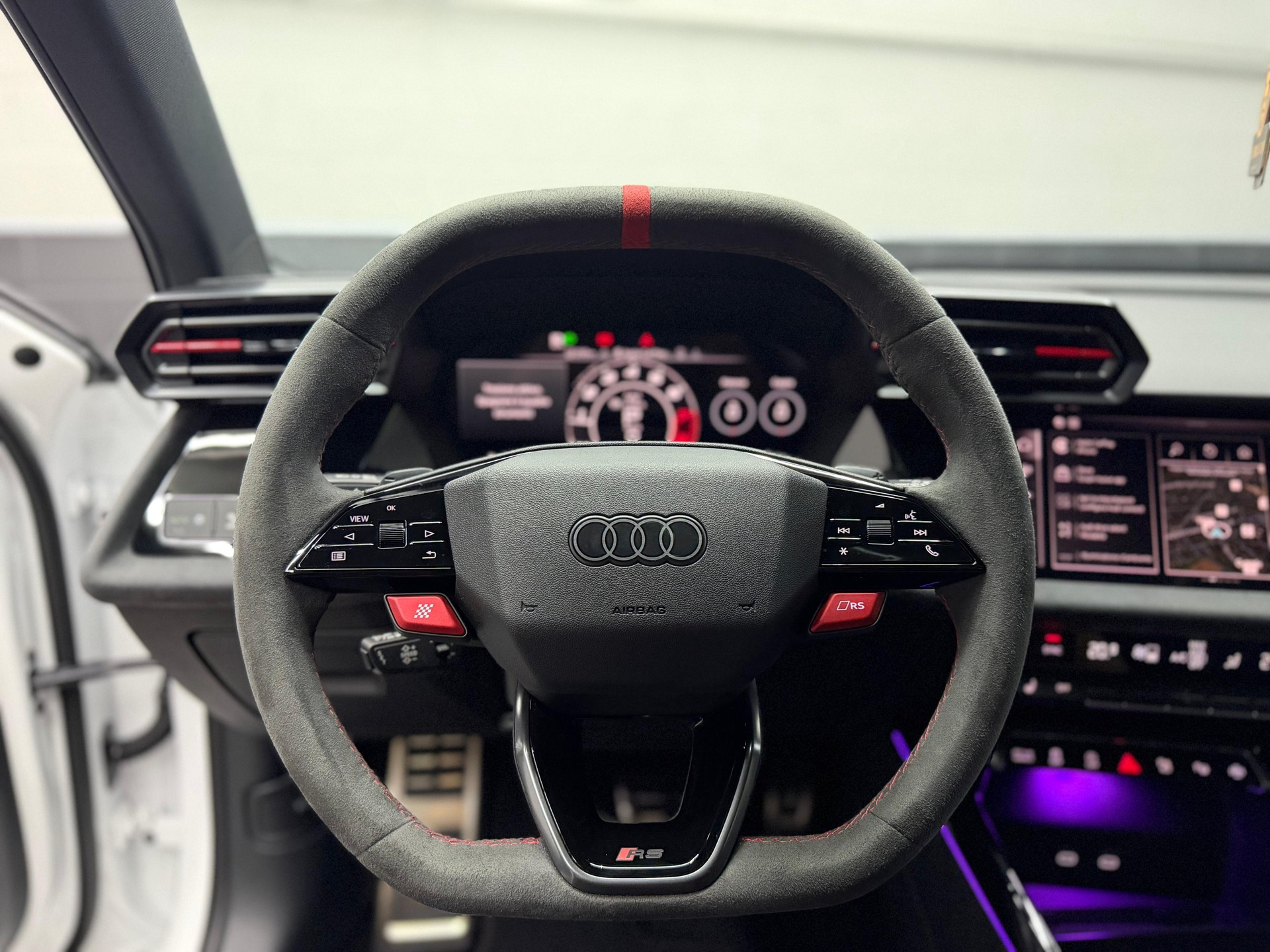AUDI RS3 Sportback 2.5 TSI quattro | CH-Auto | CT-Carbon Kit | Panoramadach | H&R Federn | Sansar Wheels Chrome-image-20