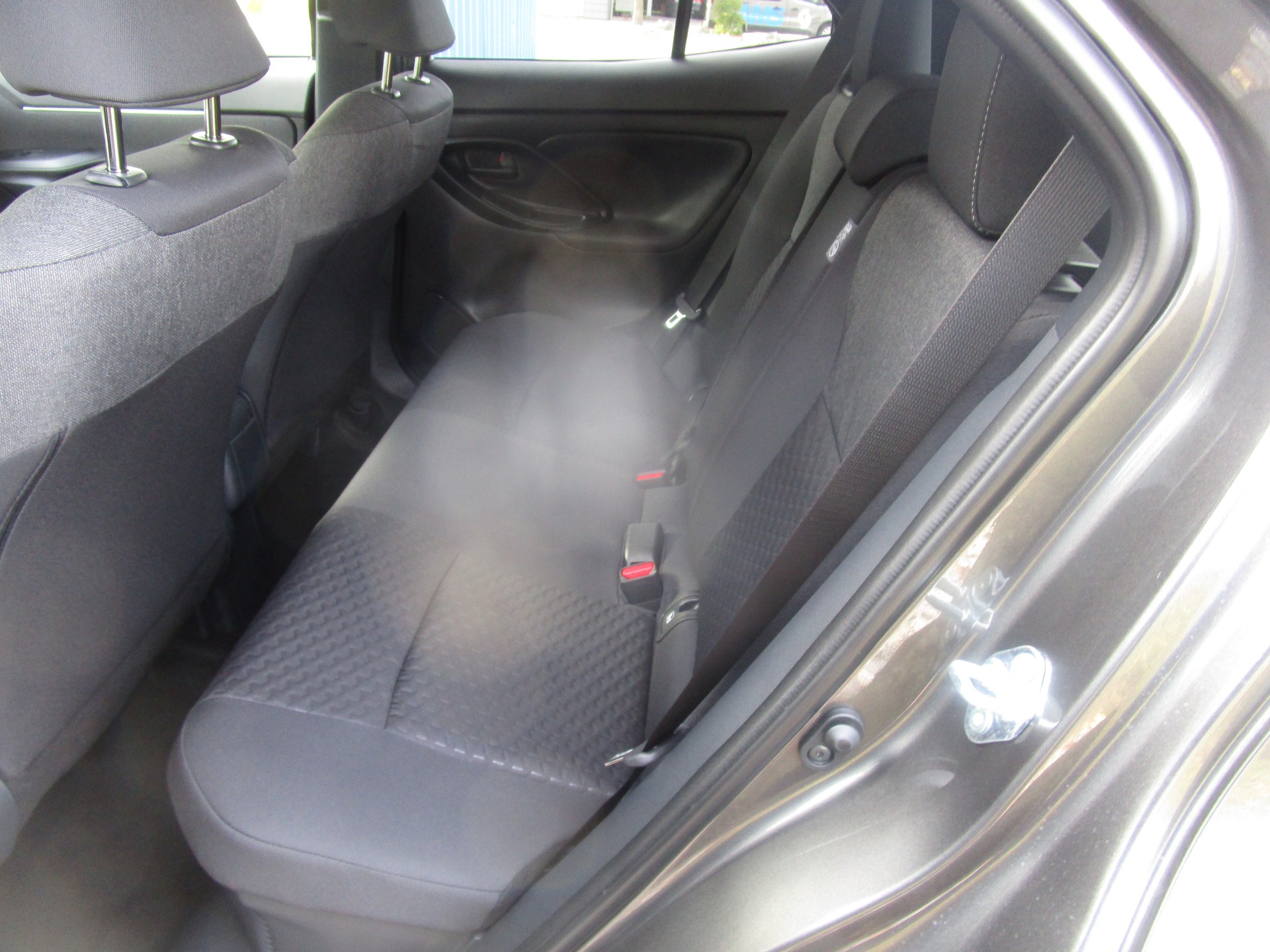 TOYOTA Yaris Cross 1.5 Premium AWDi e-CVT-image-9