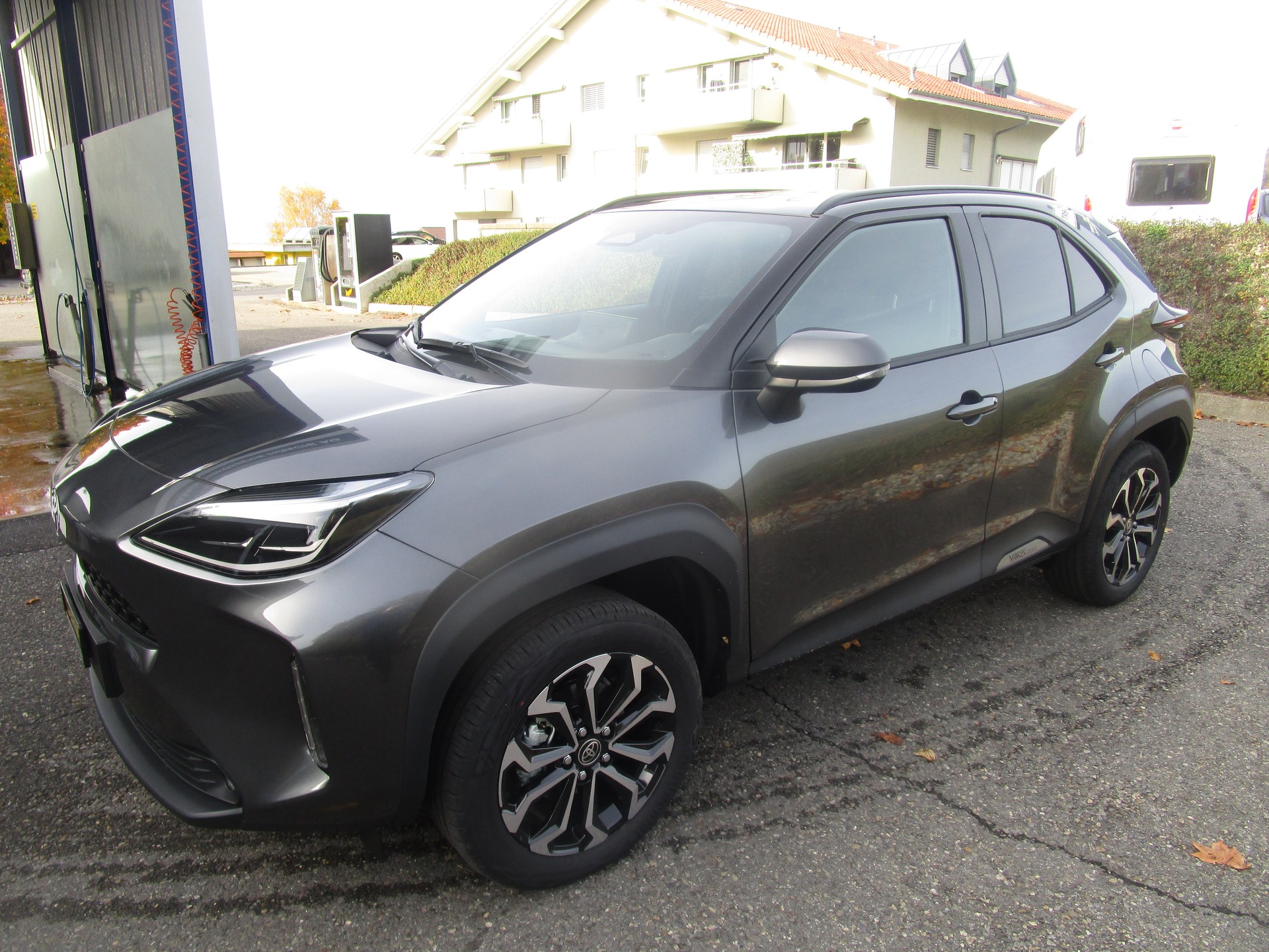 TOYOTA Yaris Cross 1.5 Premium AWDi e-CVT-image-6