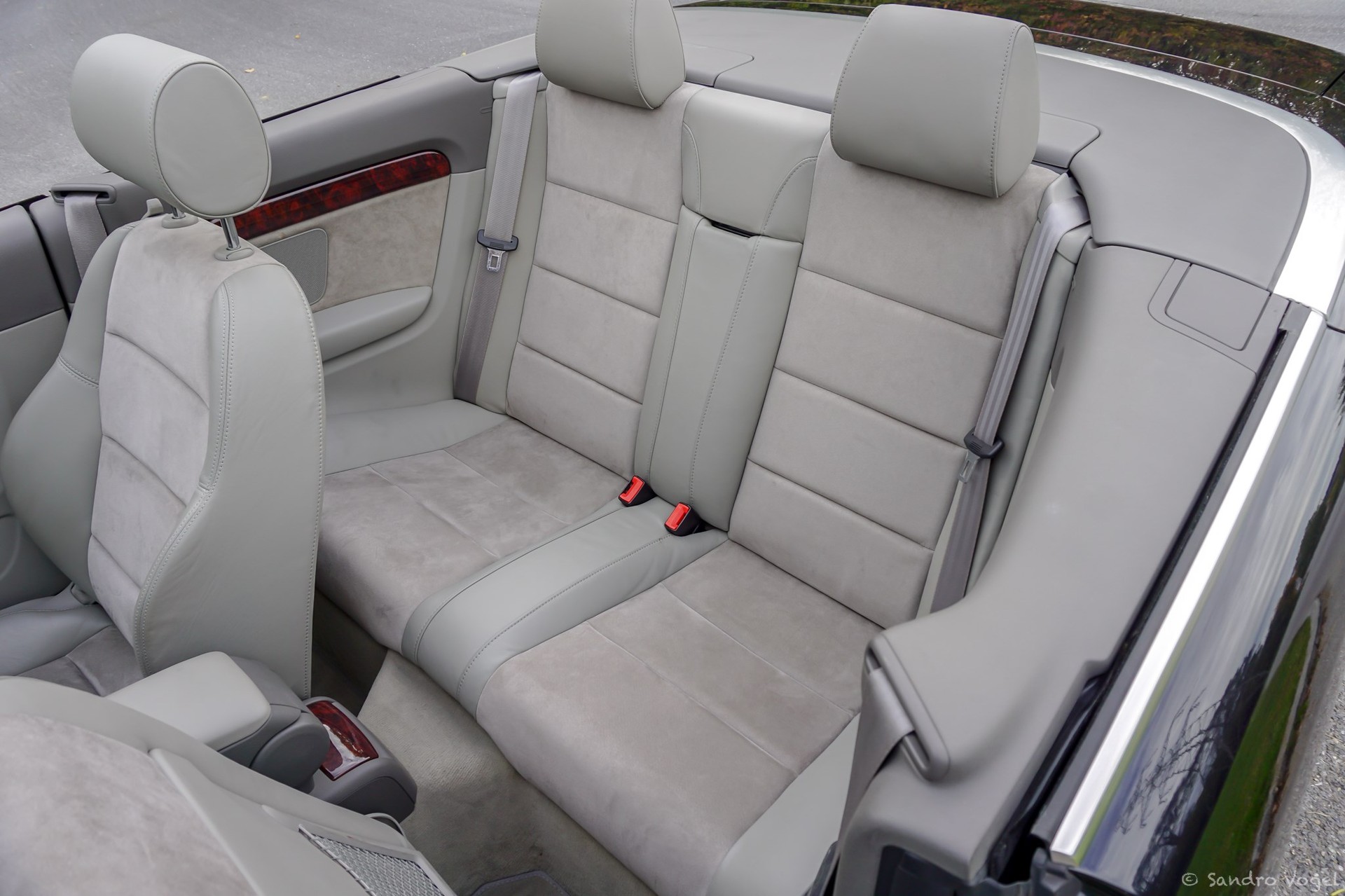 AUDI A4 Cabriolet 1.8 Turbo-image-12