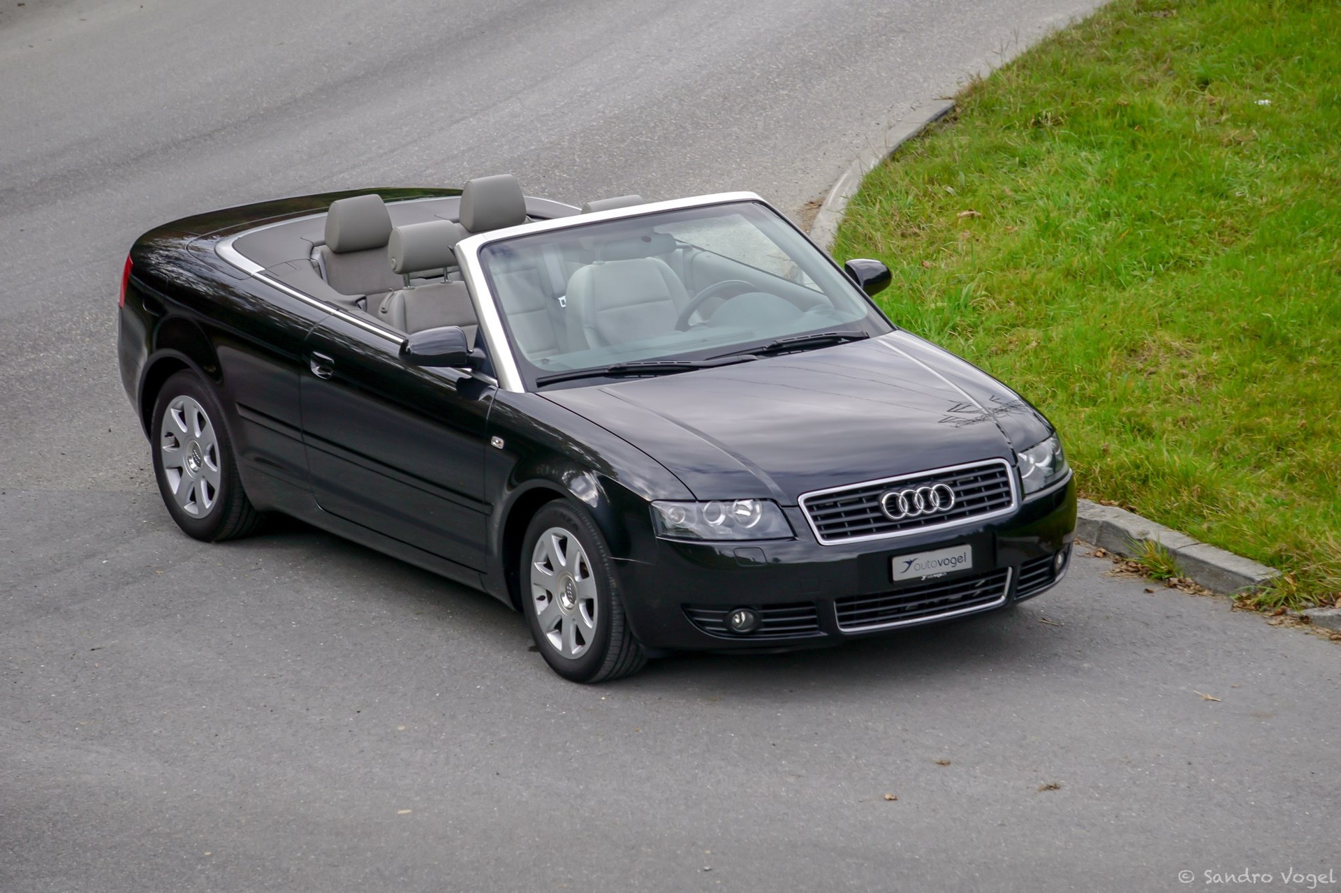 AUDI A4 Cabriolet 1.8 Turbo-image-6