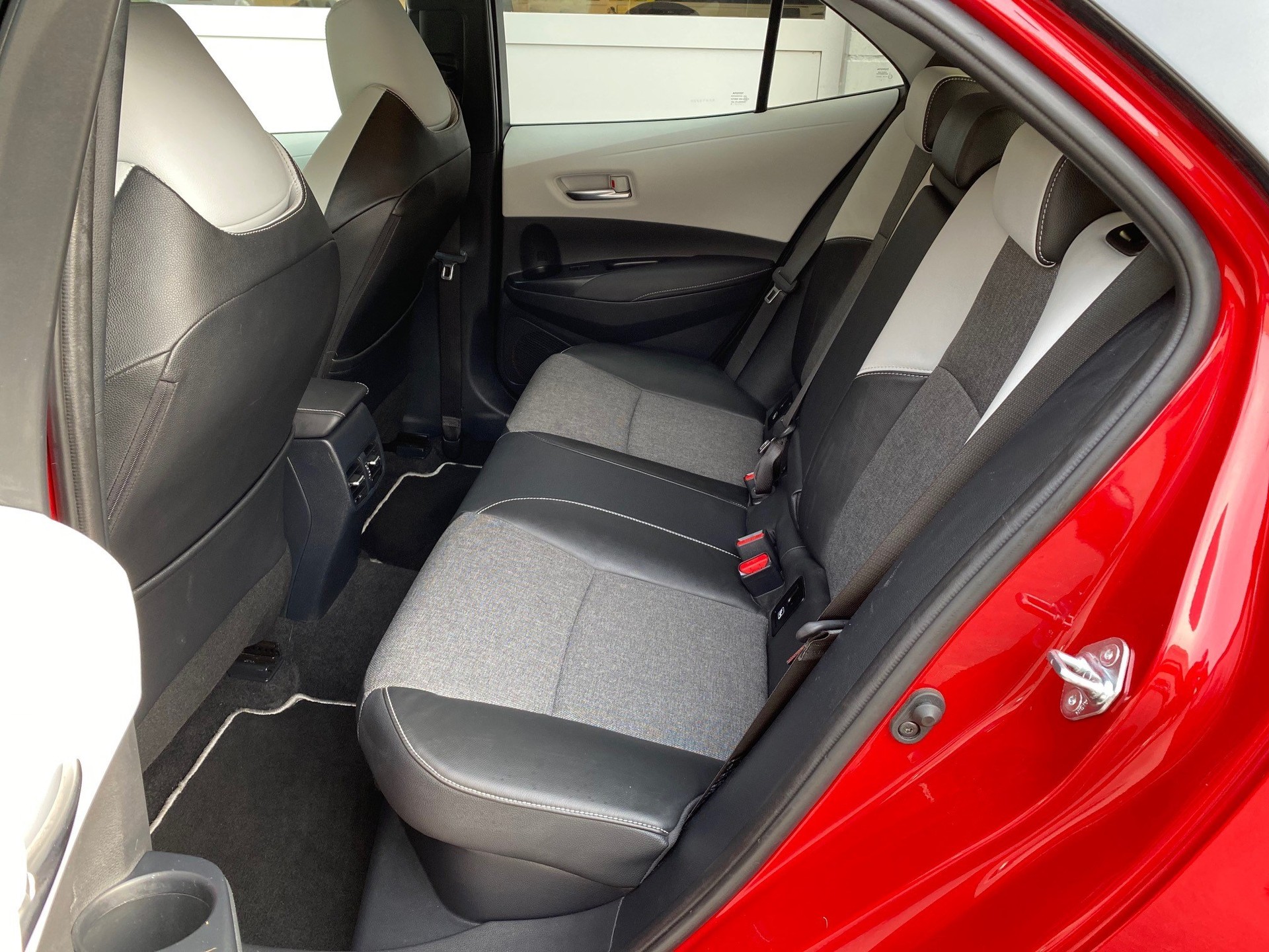 TOYOTA Corolla 2.0 HSD GR Sport e-CVT-image-10
