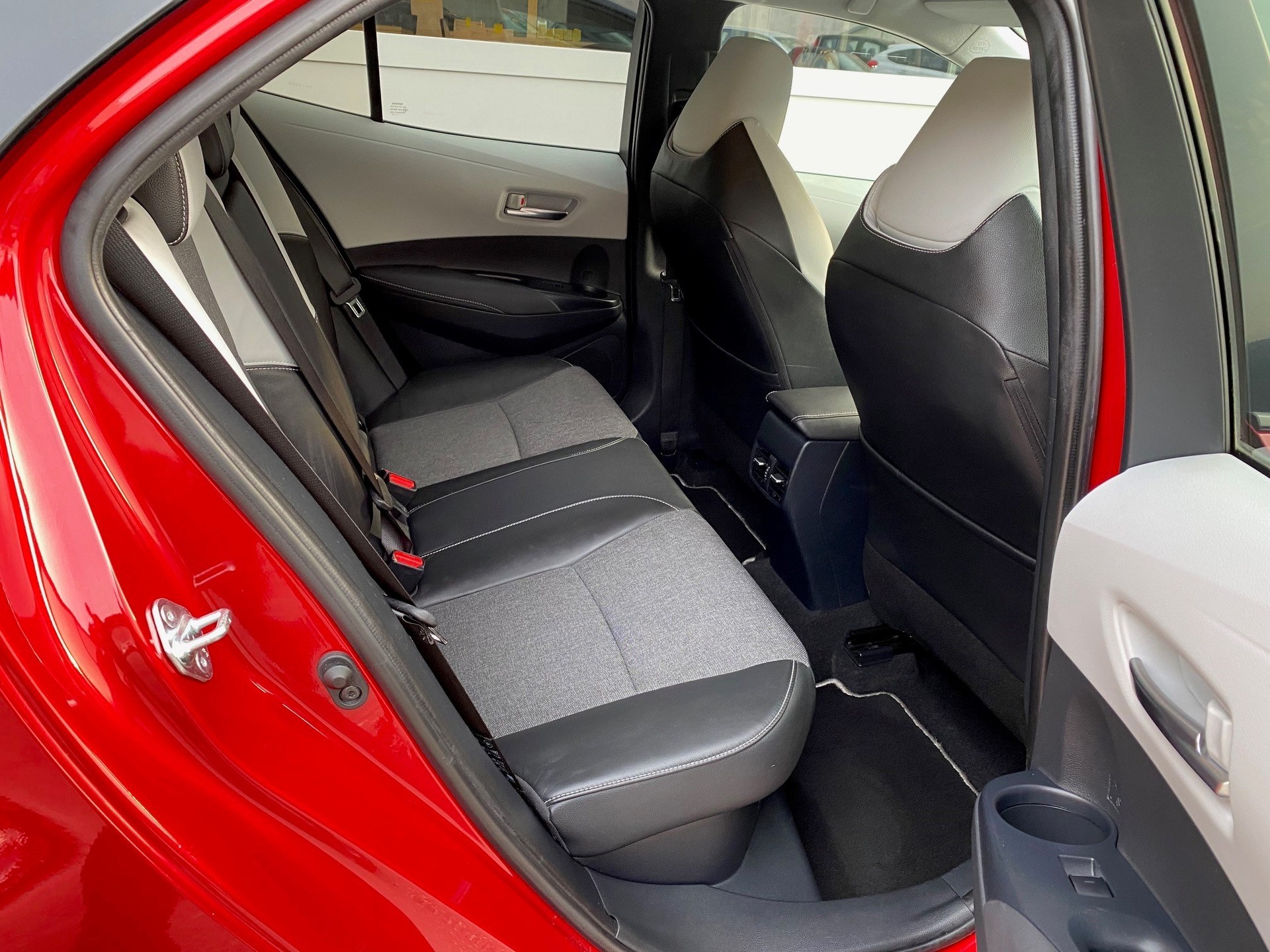 TOYOTA Corolla 2.0 HSD GR Sport e-CVT-image-12