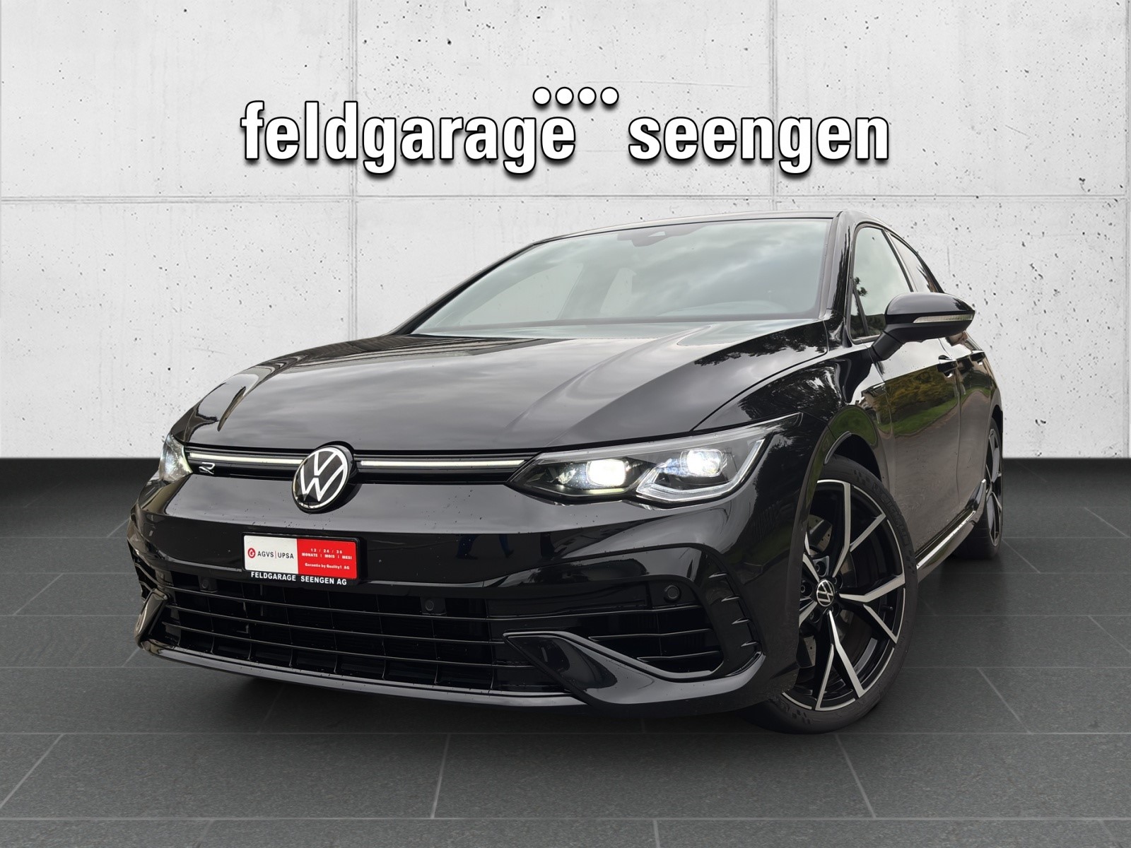 VW Golf 2.0 TSI R DSG 4Motion mit Akrapovic & Panoramadach-image-0